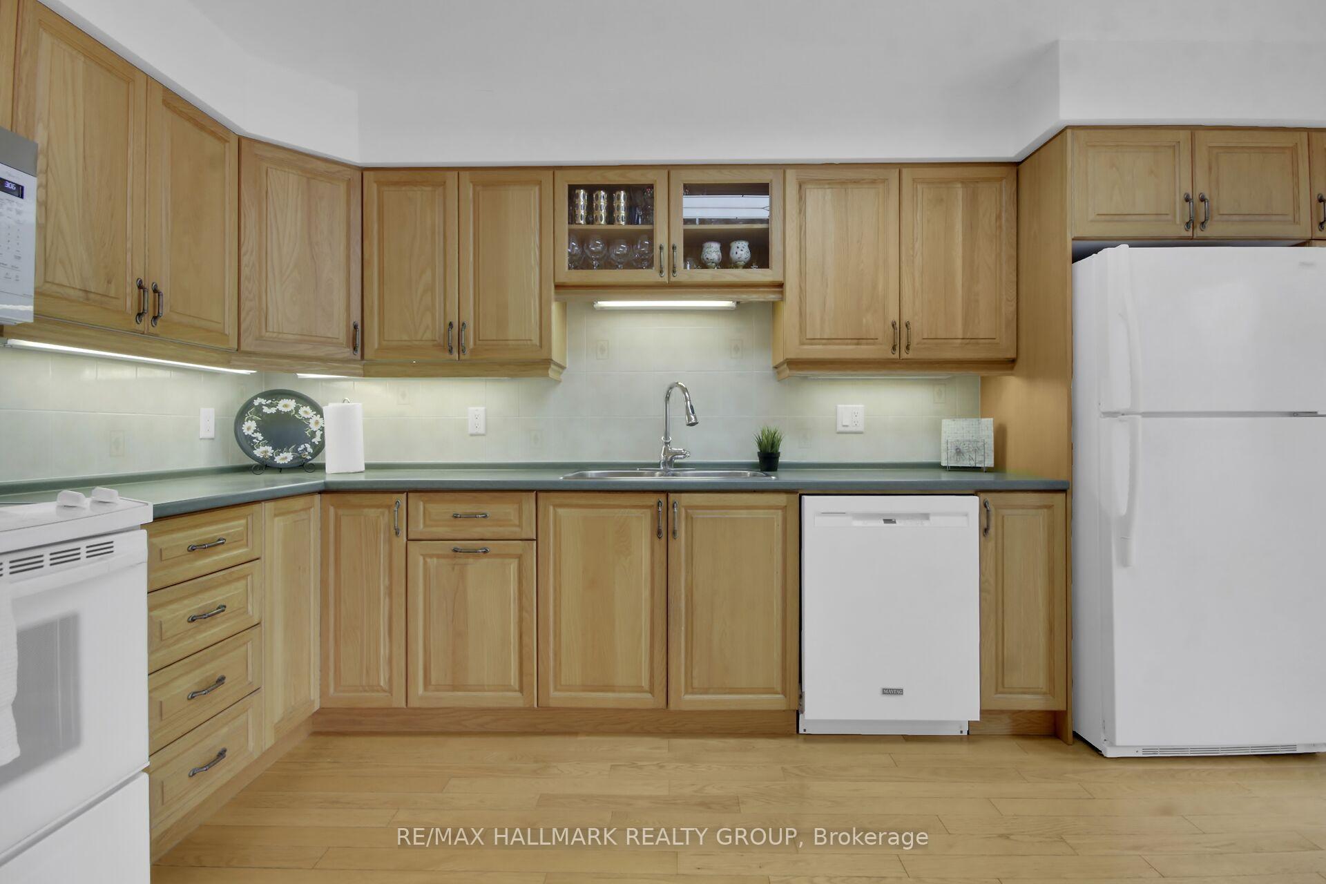 Photo 20 of 56 Foxleigh Crescent, Ottawa, Kanata - Bridlewood — HOMEH