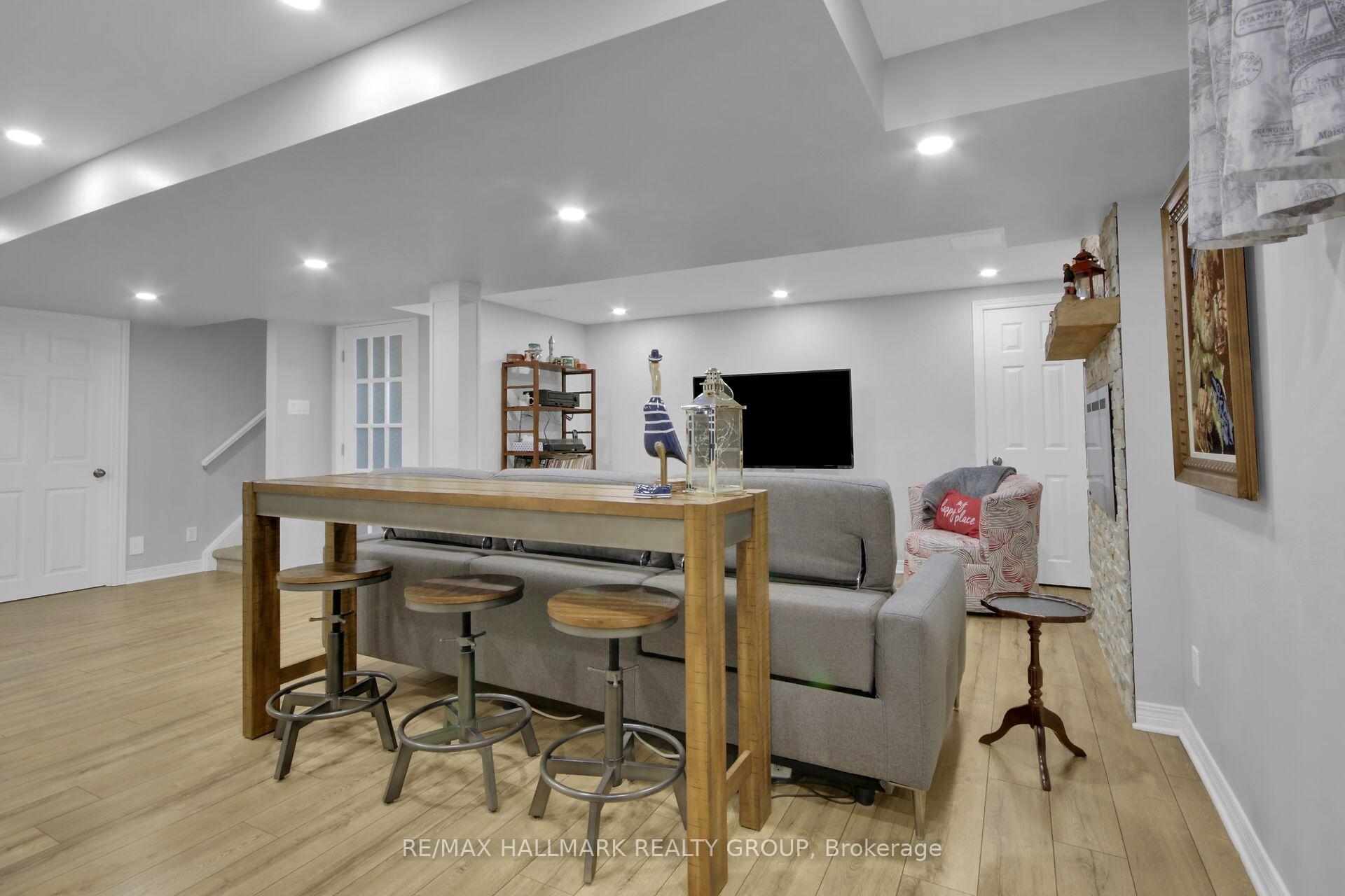 Photo 35 of 56 Foxleigh Crescent, Ottawa, Kanata - Bridlewood — HOMEH
