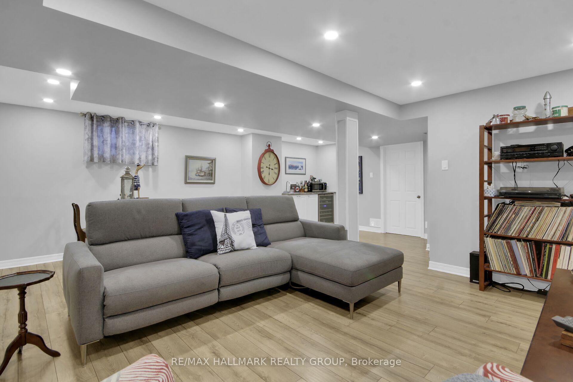 Photo 36 of 56 Foxleigh Crescent, Ottawa, Kanata - Bridlewood — HOMEH
