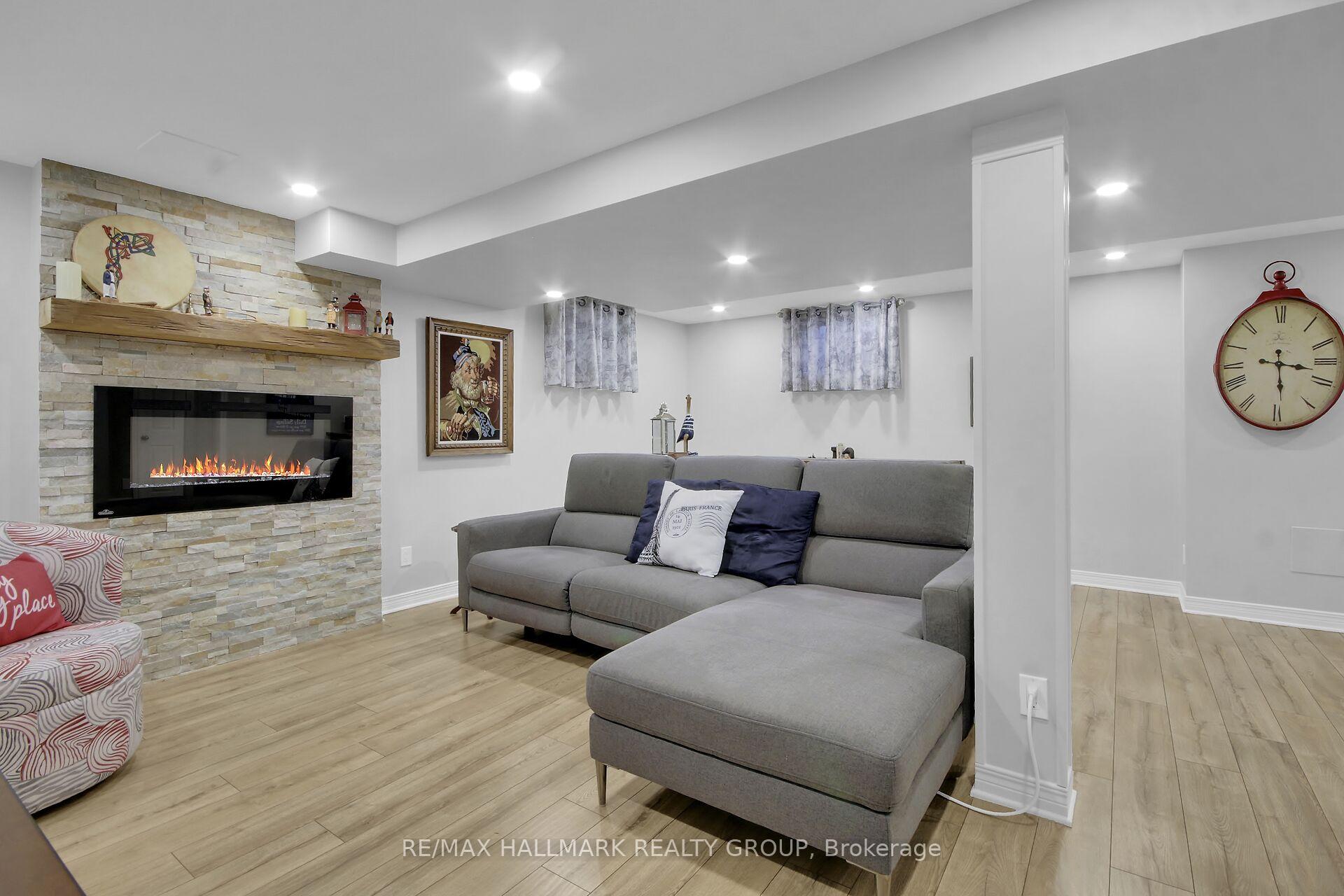 Photo 37 of 56 Foxleigh Crescent, Ottawa, Kanata - Bridlewood — HOMEH