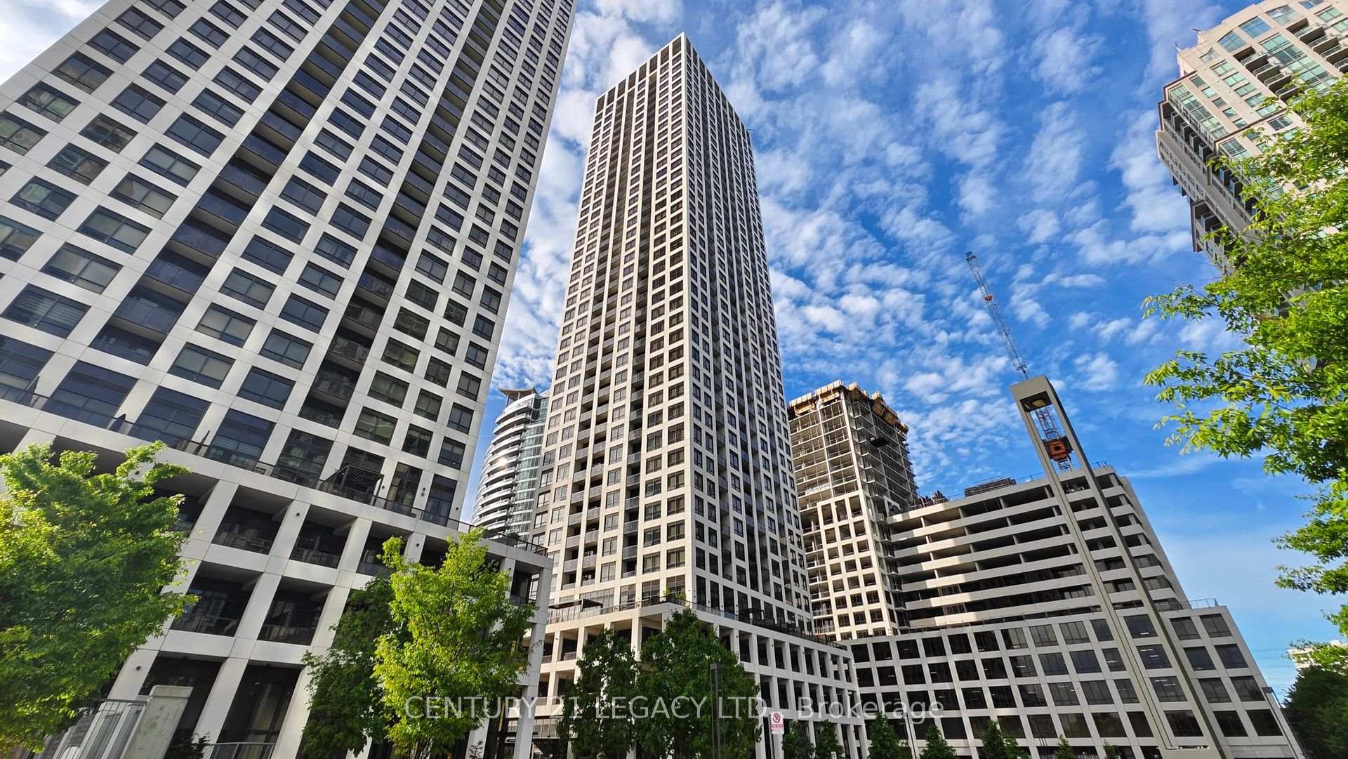 Front of Unit 3002, 30 Elm Street W