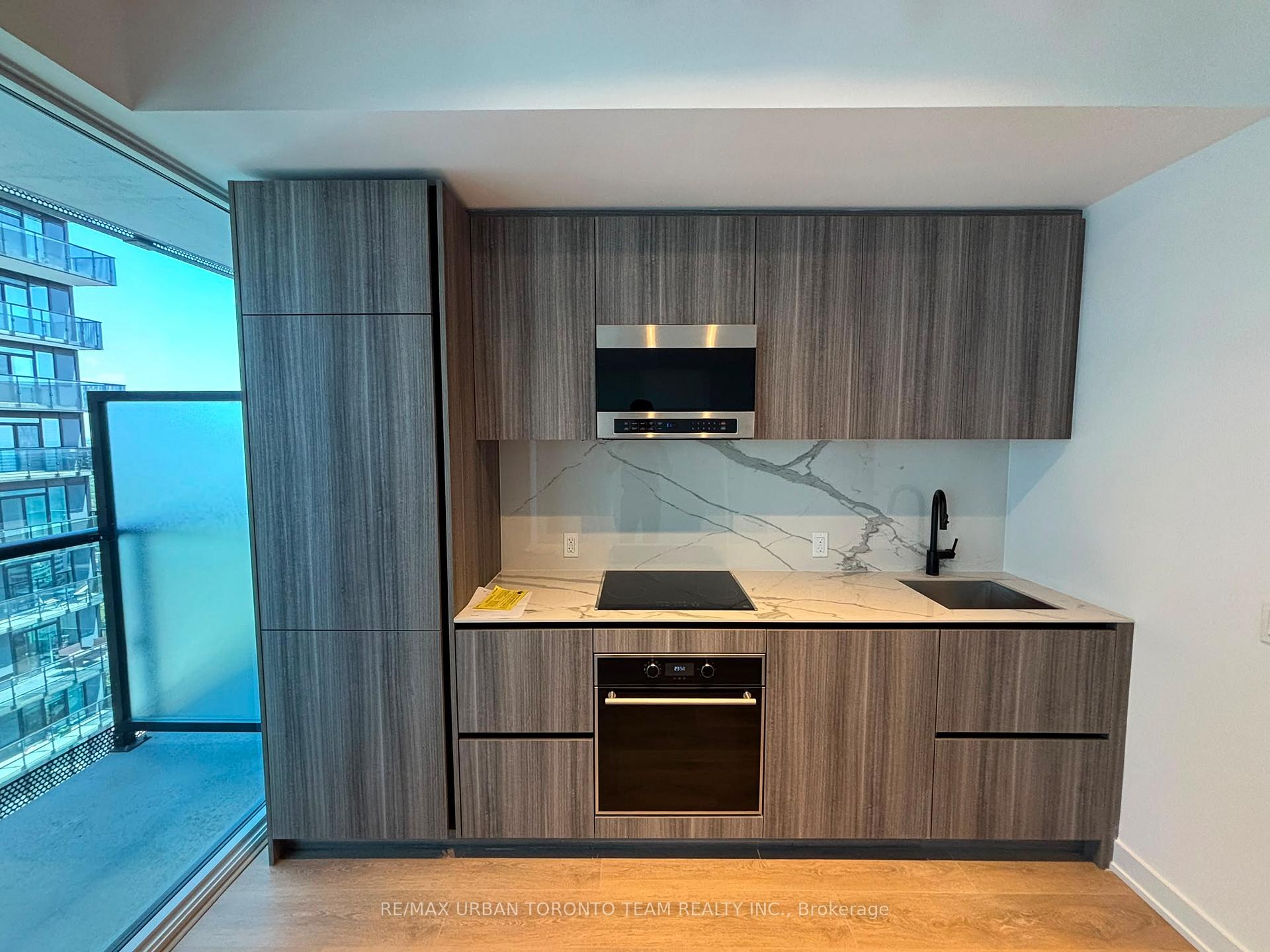 Photo 4 of Unit 3007, 127 Broadway Avenue, Toronto, Mount Pleasant West — HOMEH