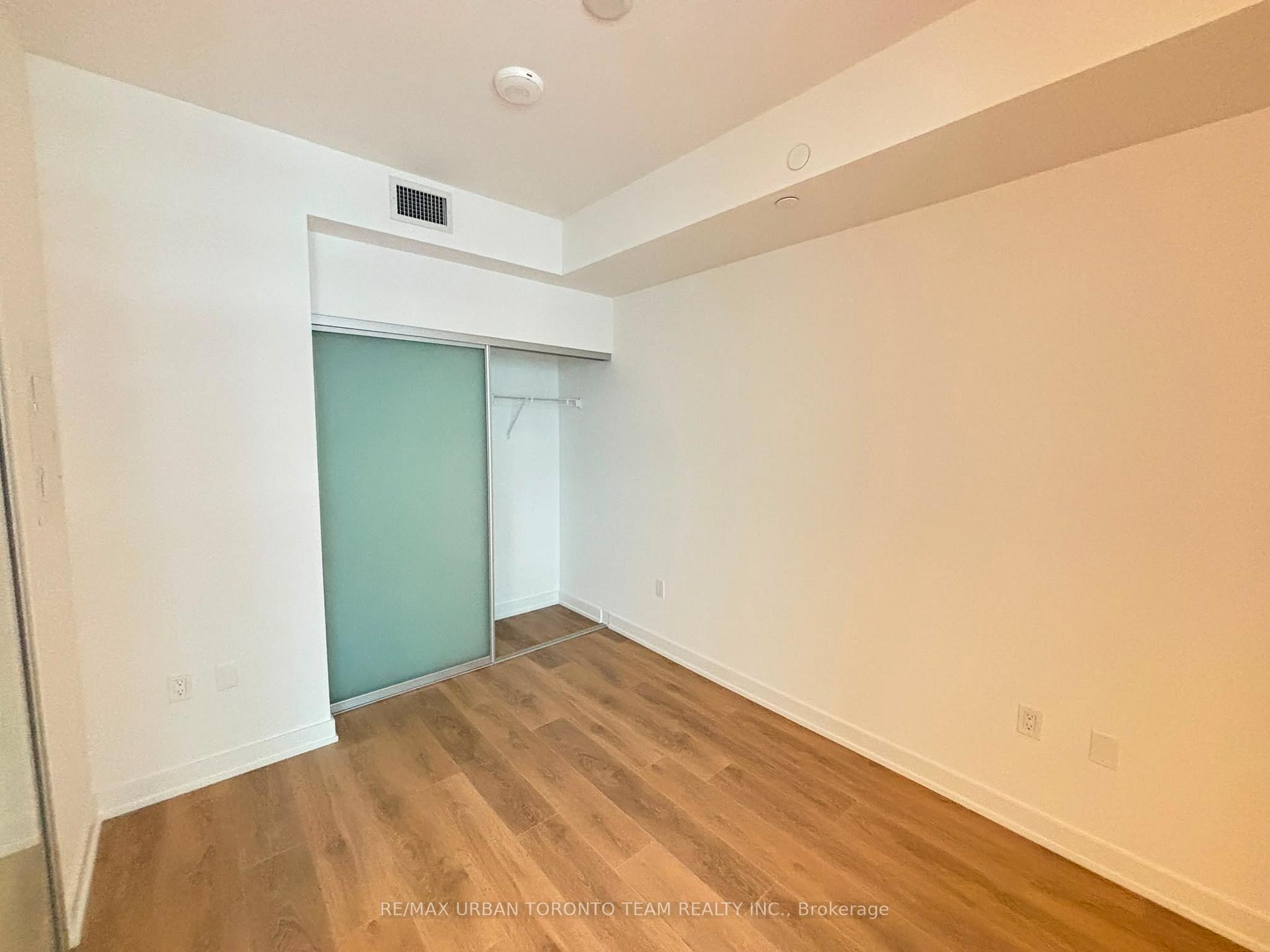 Photo 5 of Unit 3007, 127 Broadway Avenue, Toronto, Mount Pleasant West — HOMEH