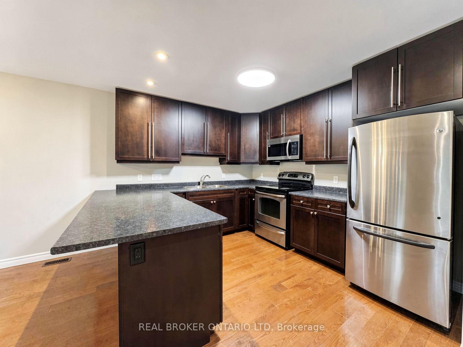 Photo 7 of 1054 Oakcrossing Gate, London, North M — HOMEH