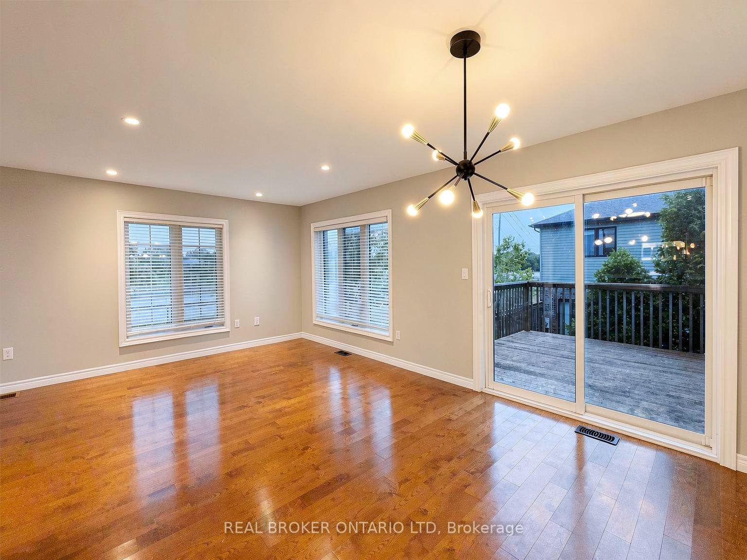 Photo 11 of 1054 Oakcrossing Gate, London, North M — HOMEH