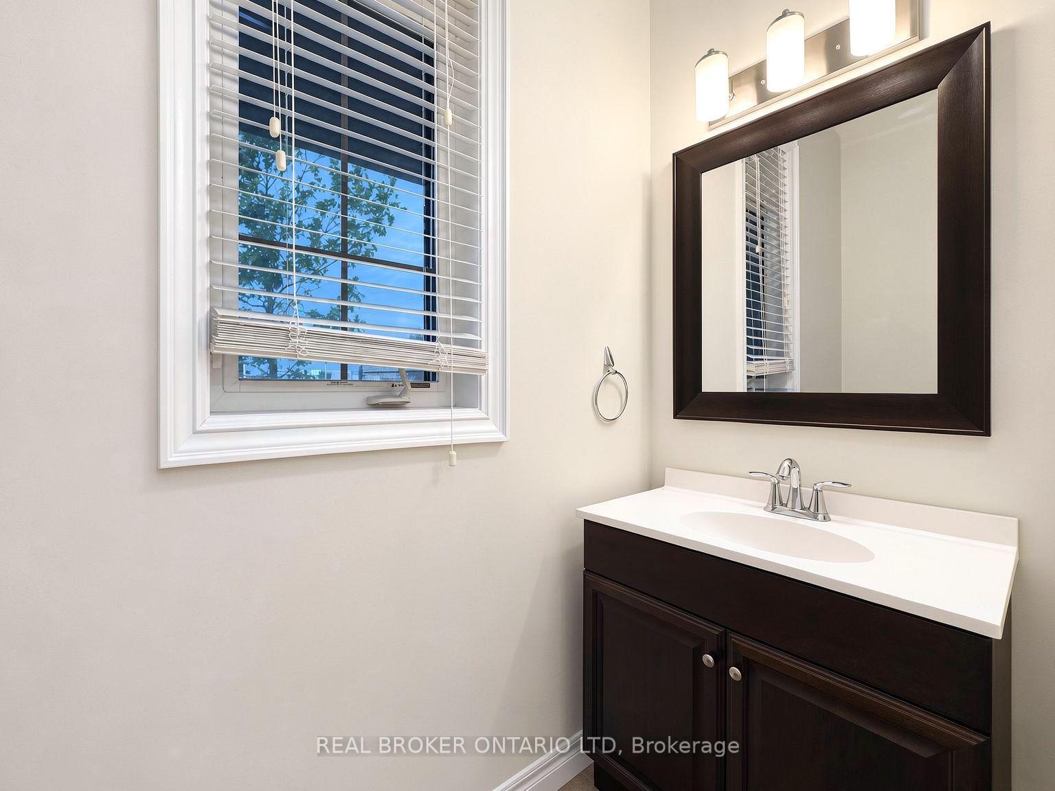 Photo 12 of 1054 Oakcrossing Gate, London, North M — HOMEH