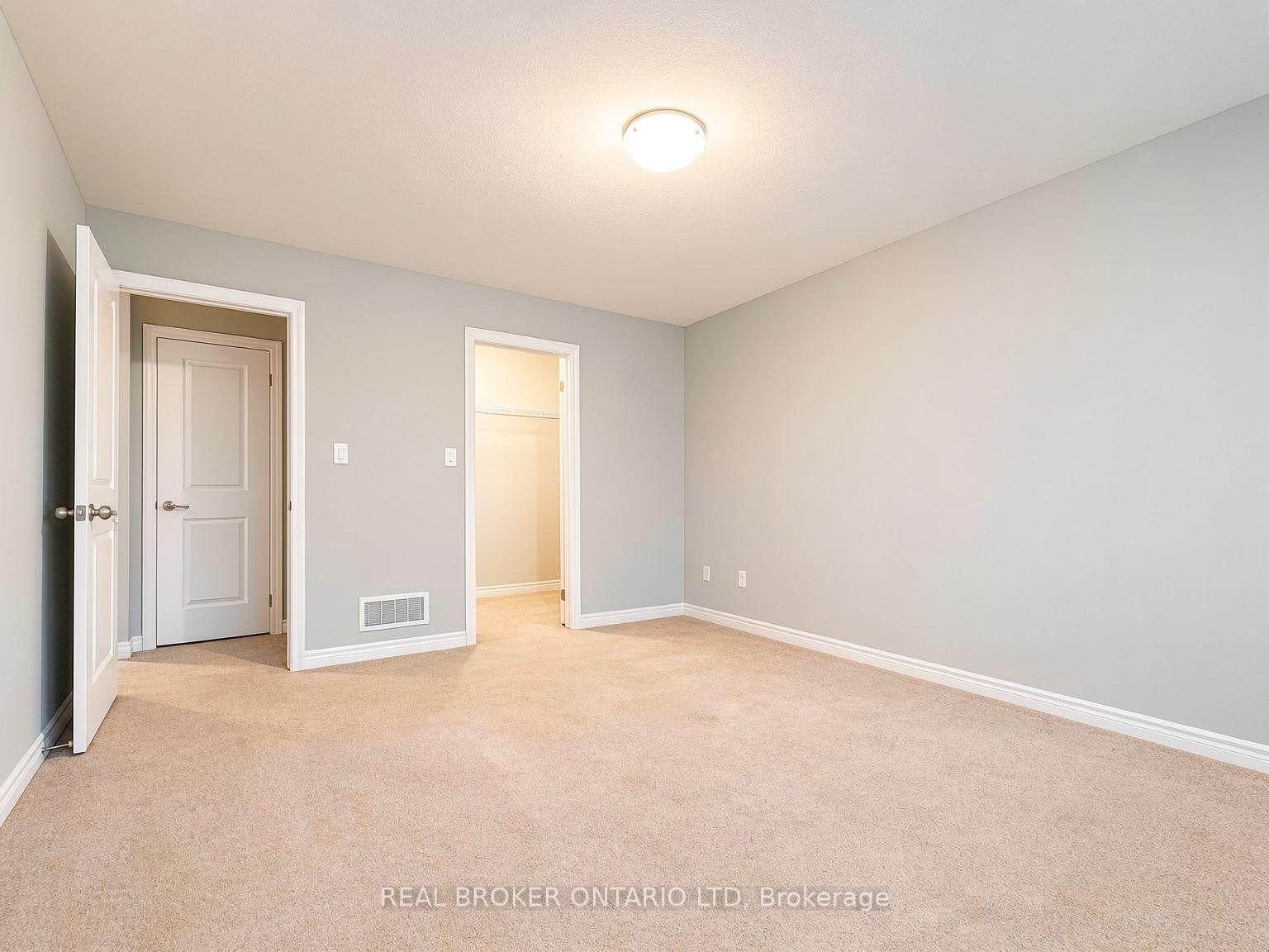 Photo 14 of 1054 Oakcrossing Gate, London, North M — HOMEH