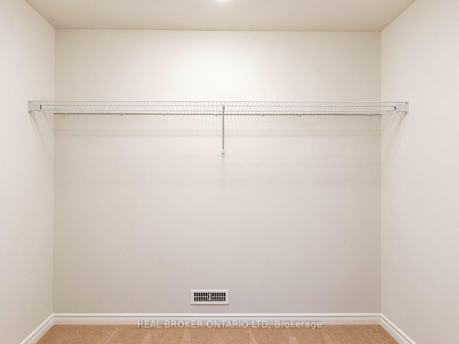 Photo 15 of 1054 Oakcrossing Gate, London, North M — HOMEH
