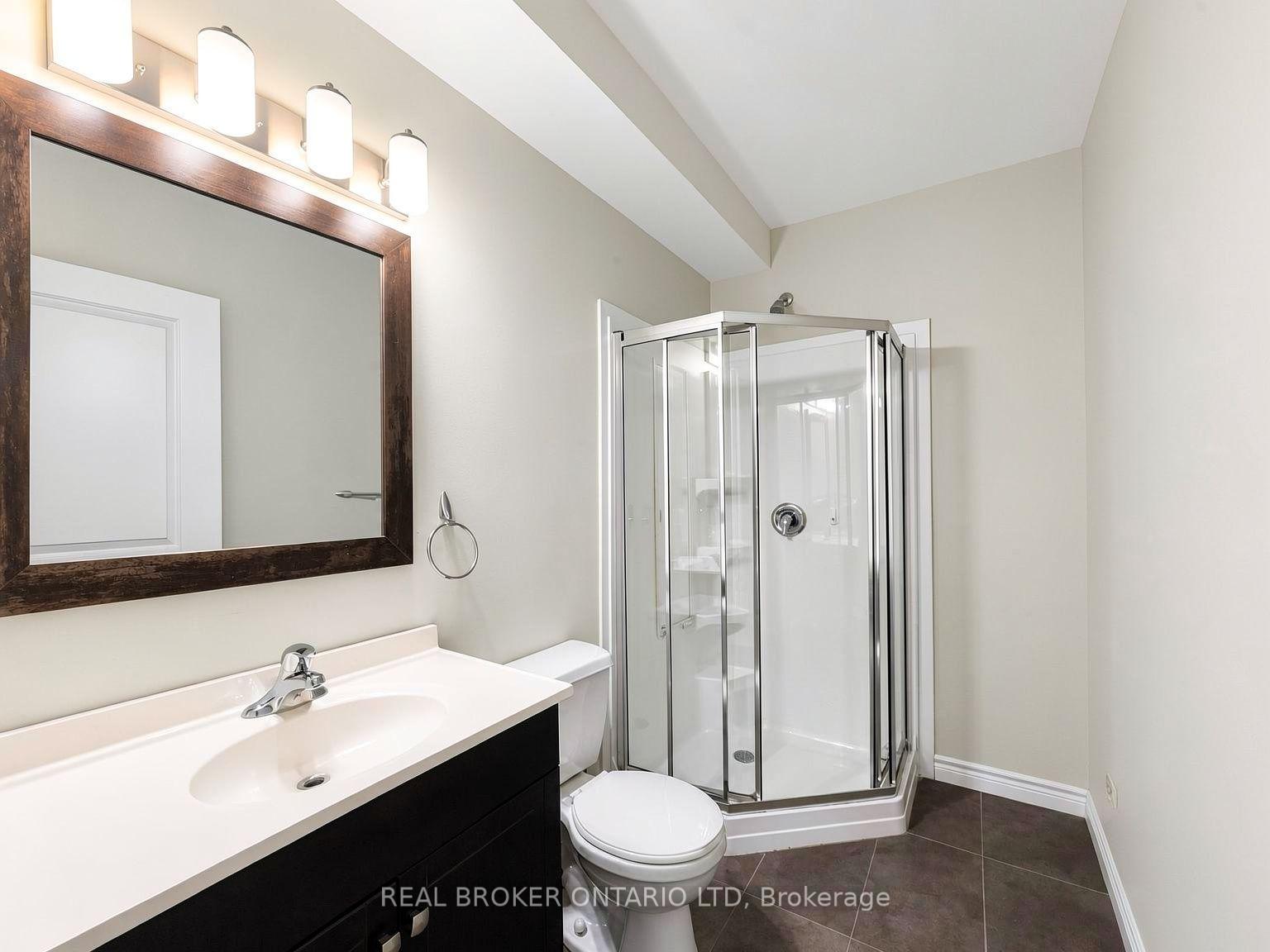 Photo 16 of 1054 Oakcrossing Gate, London, North M — HOMEH