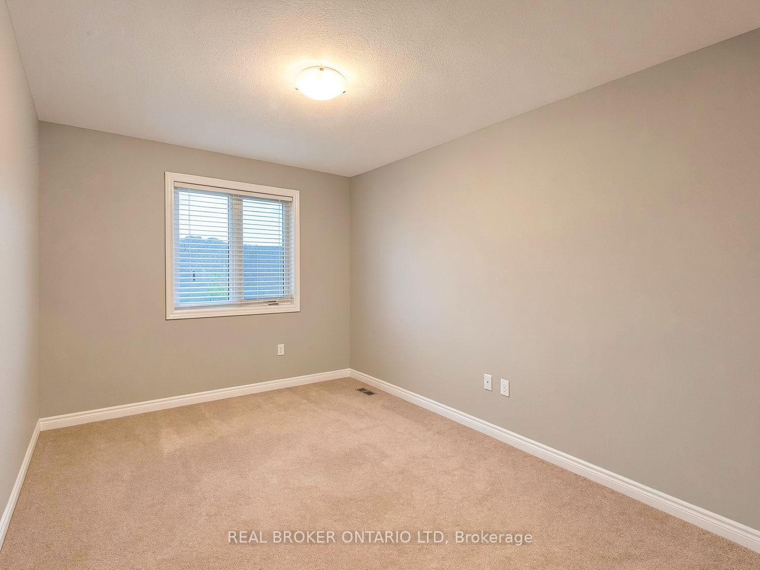 Photo 19 of 1054 Oakcrossing Gate, London, North M — HOMEH