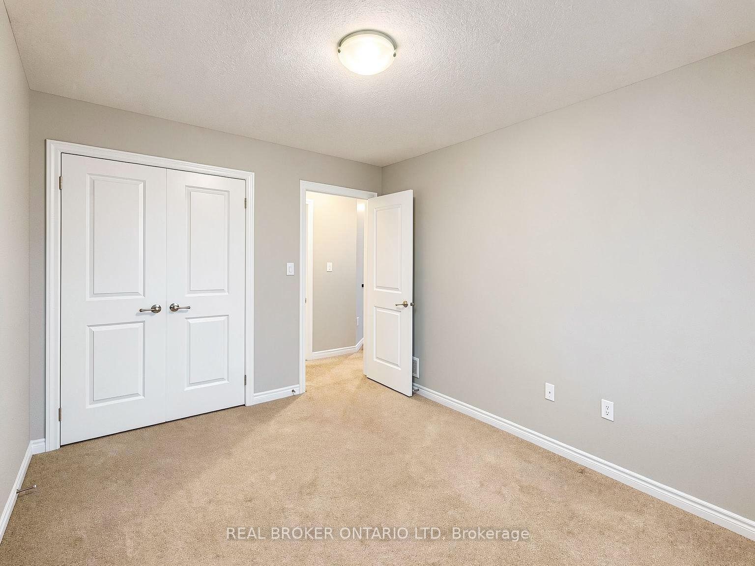 Photo 20 of 1054 Oakcrossing Gate, London, North M — HOMEH