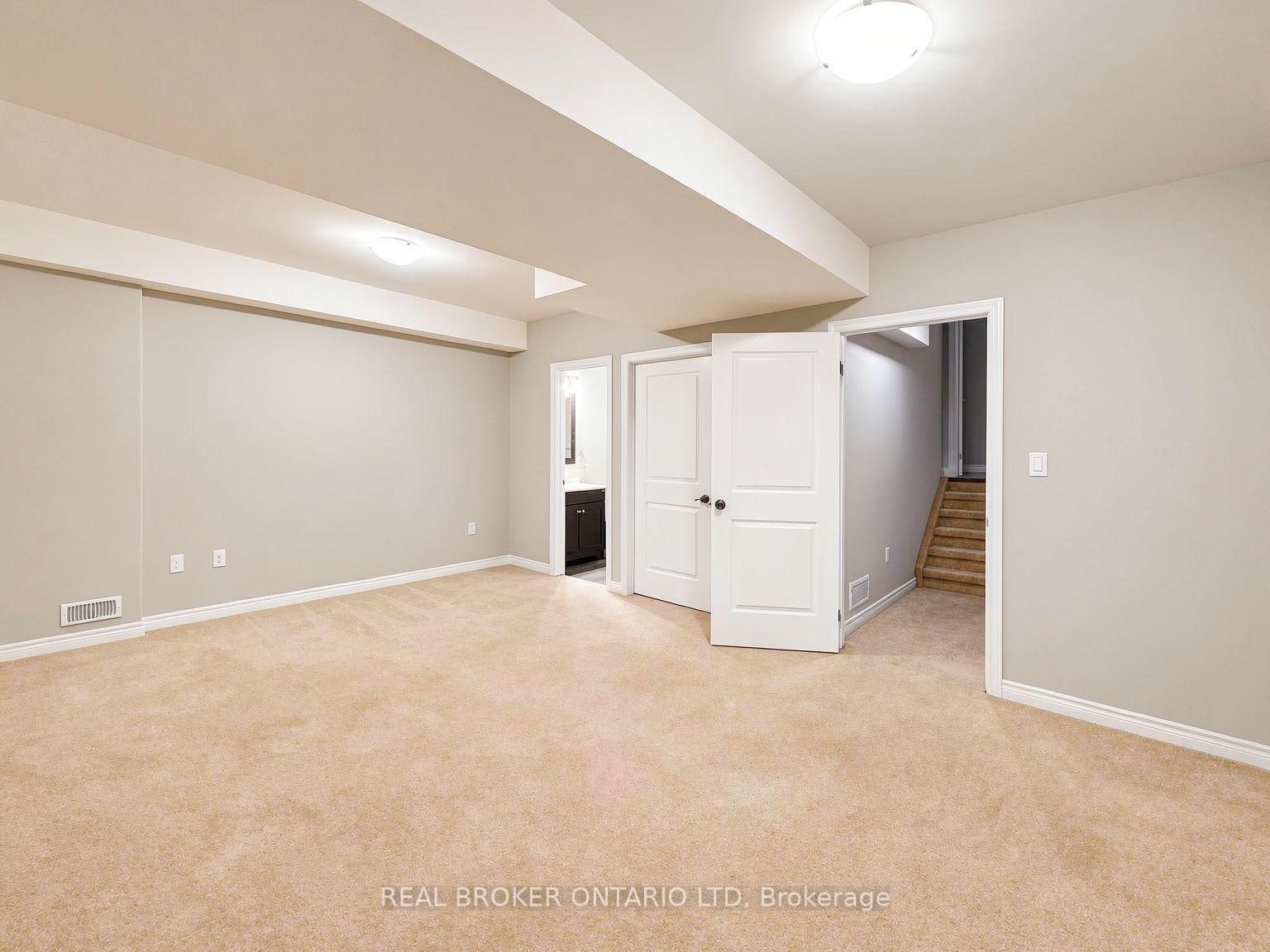 Photo 24 of 1054 Oakcrossing Gate, London, North M — HOMEH