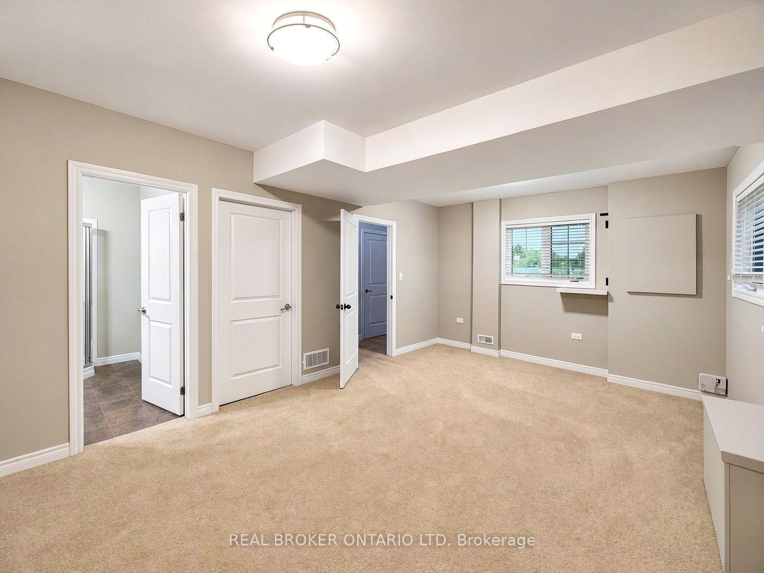 Photo 25 of 1054 Oakcrossing Gate, London, North M — HOMEH