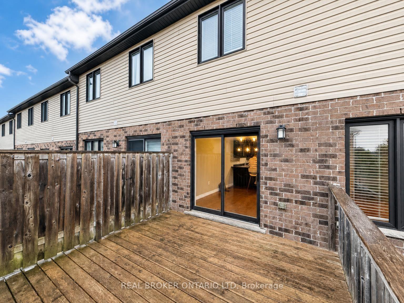 Photo 27 of 1054 Oakcrossing Gate, London, North M — HOMEH
