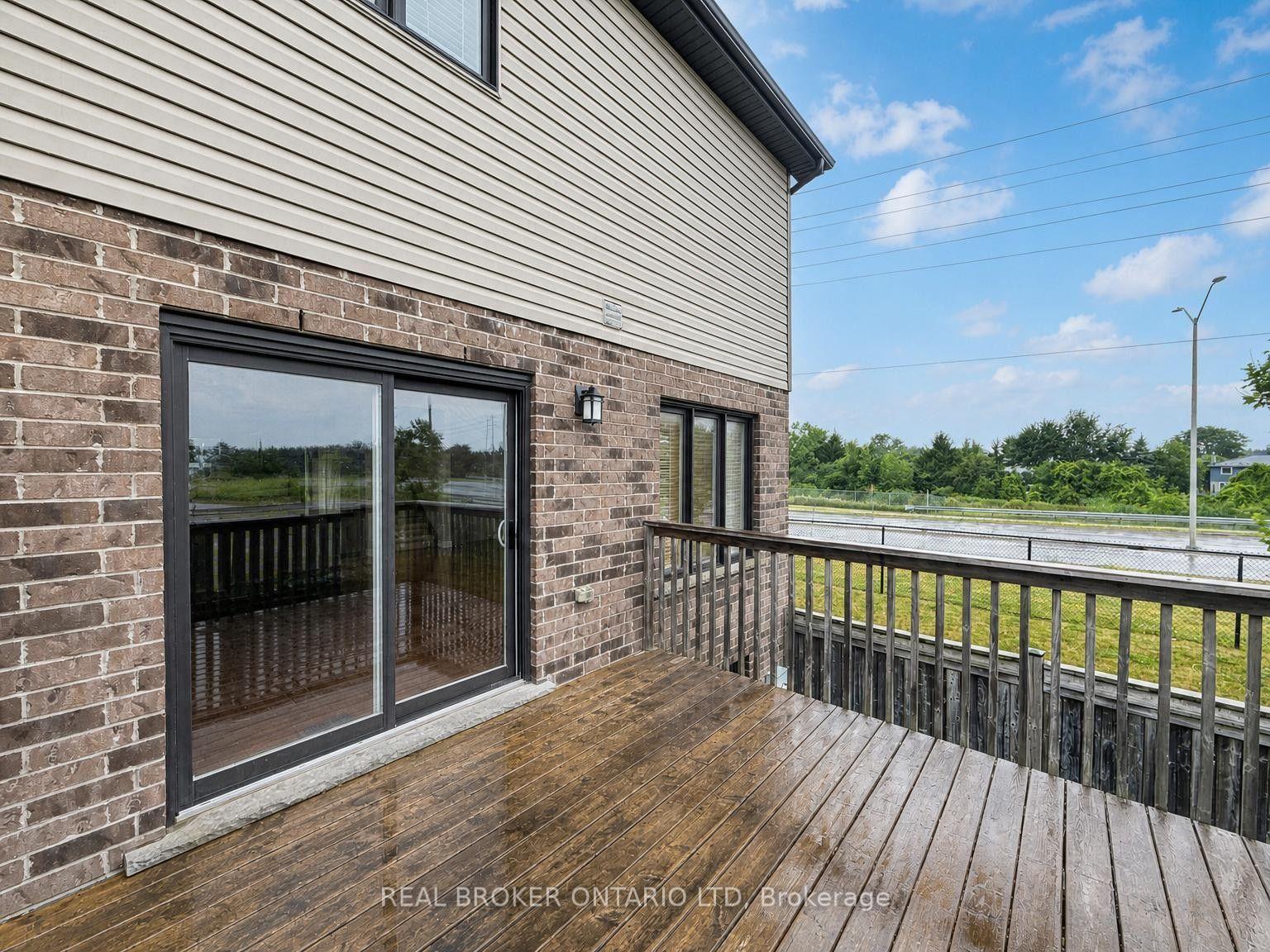 Photo 28 of 1054 Oakcrossing Gate, London, North M — HOMEH