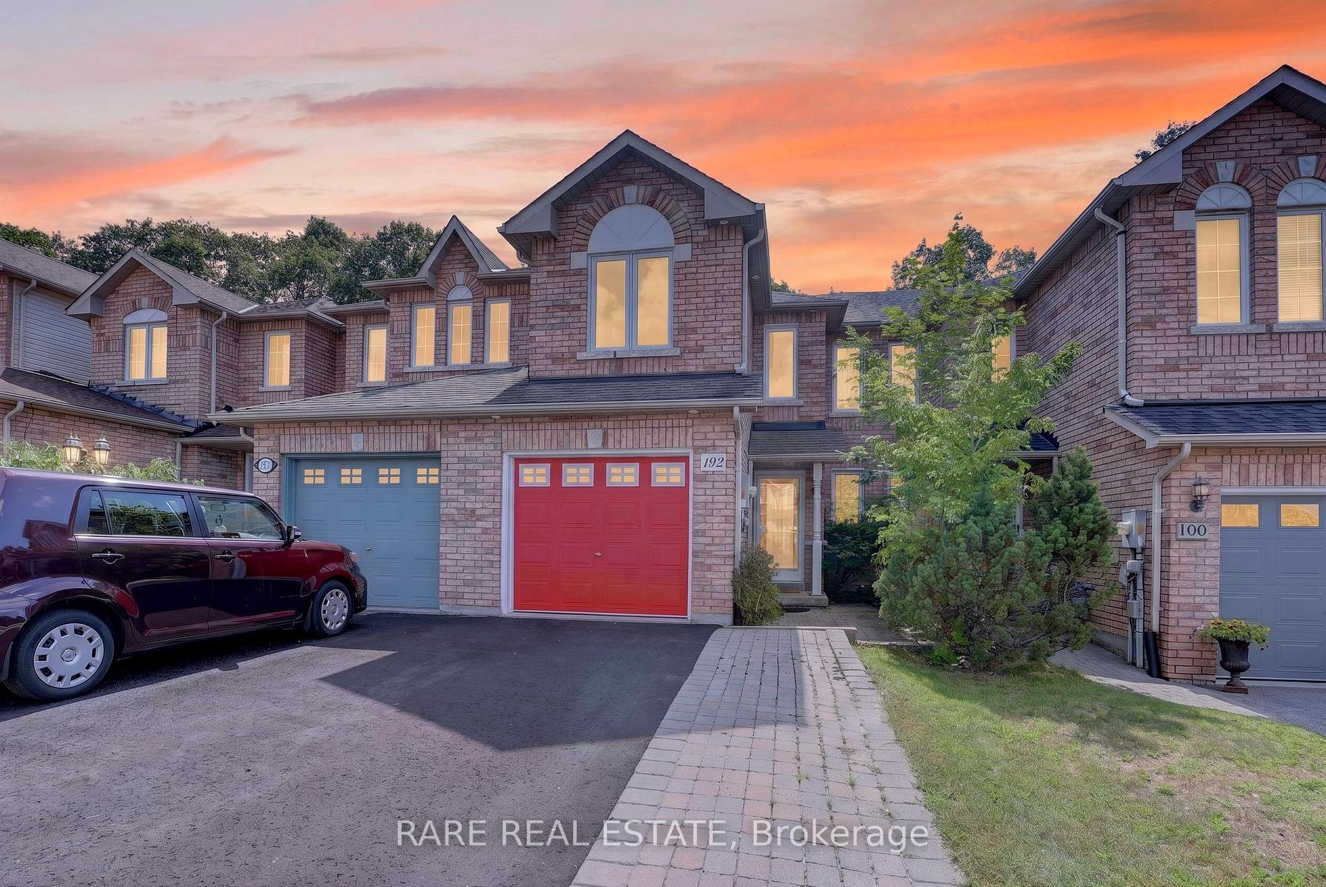 Front of 102 Hawthorne Crescent
