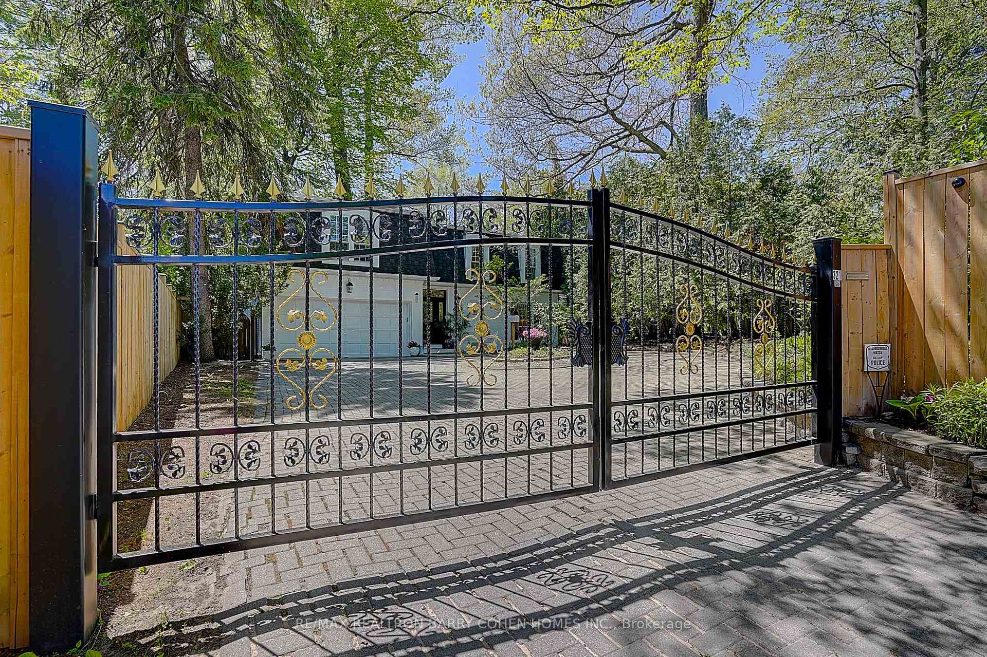Photo 2 of 321 Lawrence Avenue E, North York, Bridle Path-Sunnybrook-York Mills — HOMEH