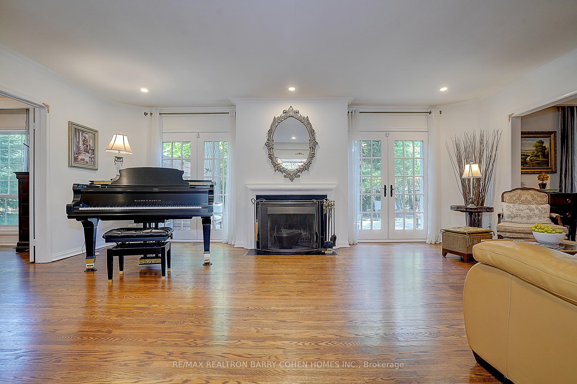 Photo 9 of 321 Lawrence Avenue E, North York, Bridle Path-Sunnybrook-York Mills — HOMEH