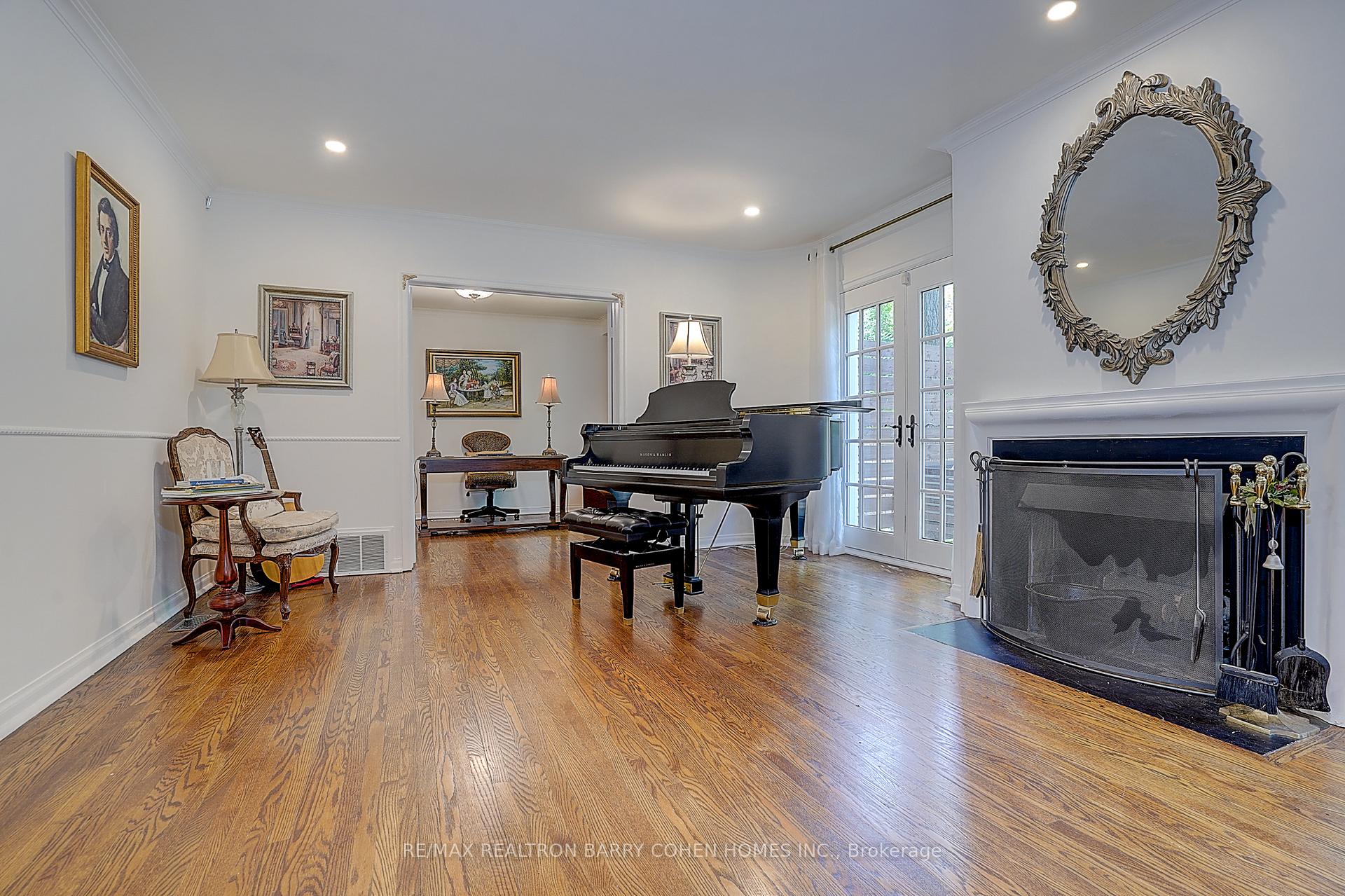 Photo 10 of 321 Lawrence Avenue E, North York, Bridle Path-Sunnybrook-York Mills — HOMEH