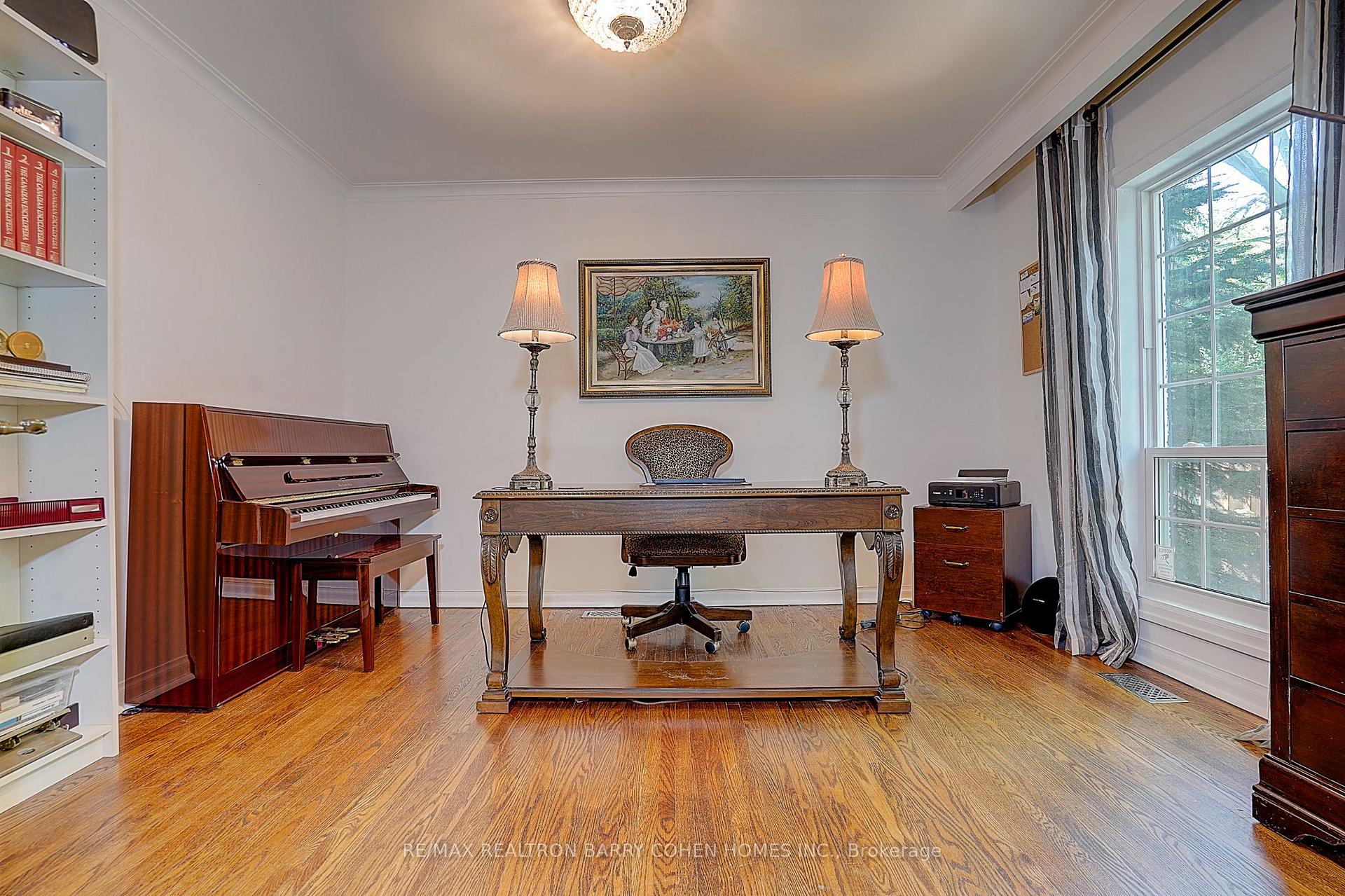 Photo 11 of 321 Lawrence Avenue E, North York, Bridle Path-Sunnybrook-York Mills — HOMEH