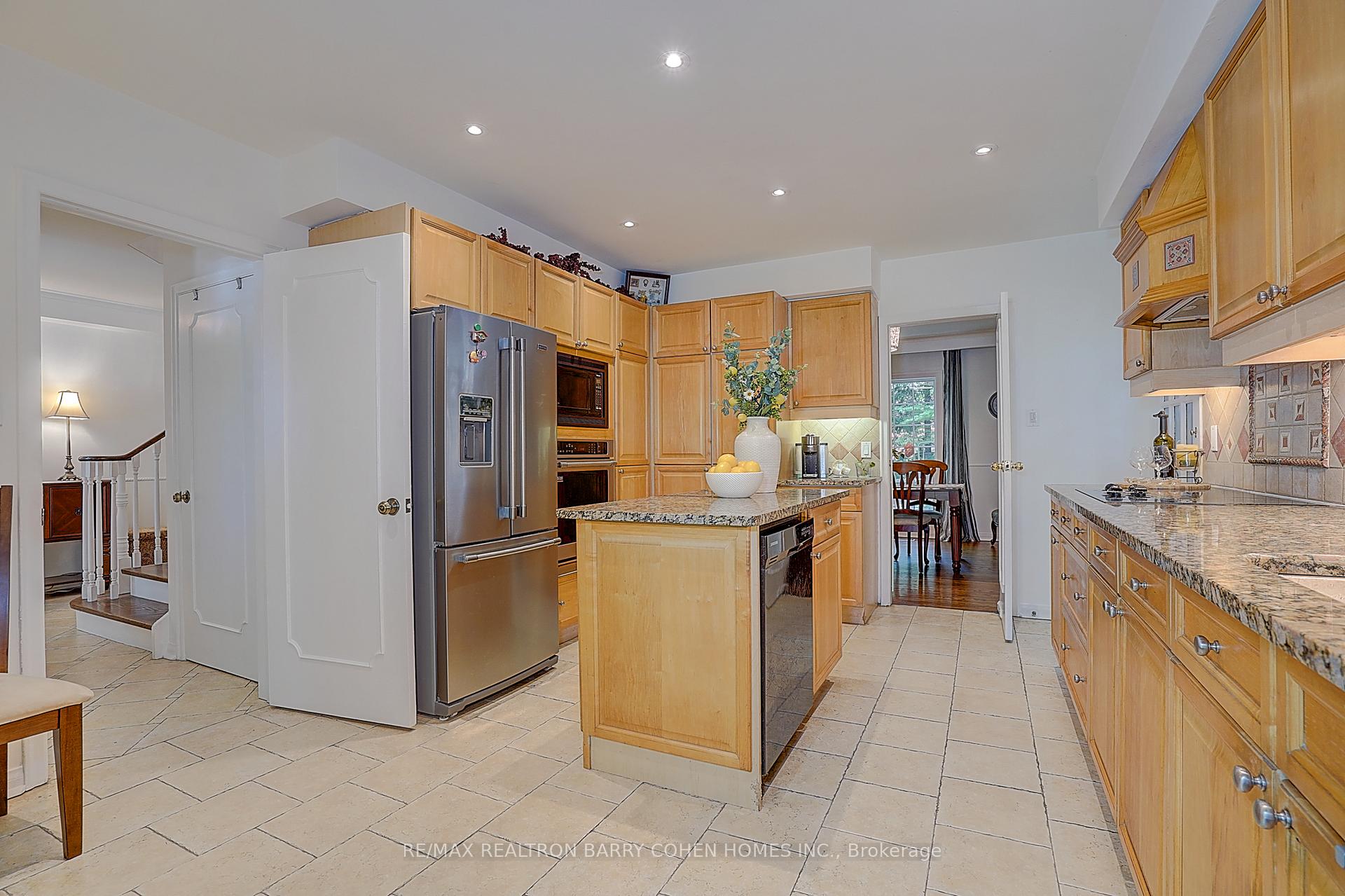 Photo 16 of 321 Lawrence Avenue E, North York, Bridle Path-Sunnybrook-York Mills — HOMEH