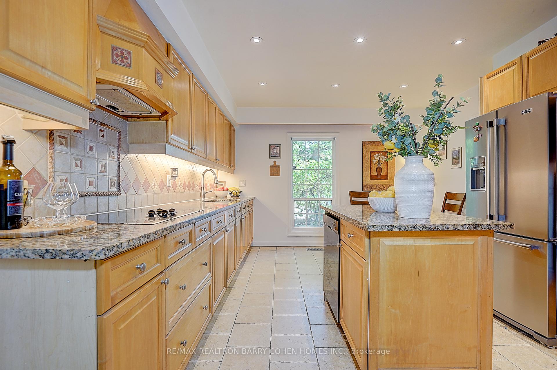 Photo 18 of 321 Lawrence Avenue E, North York, Bridle Path-Sunnybrook-York Mills — HOMEH
