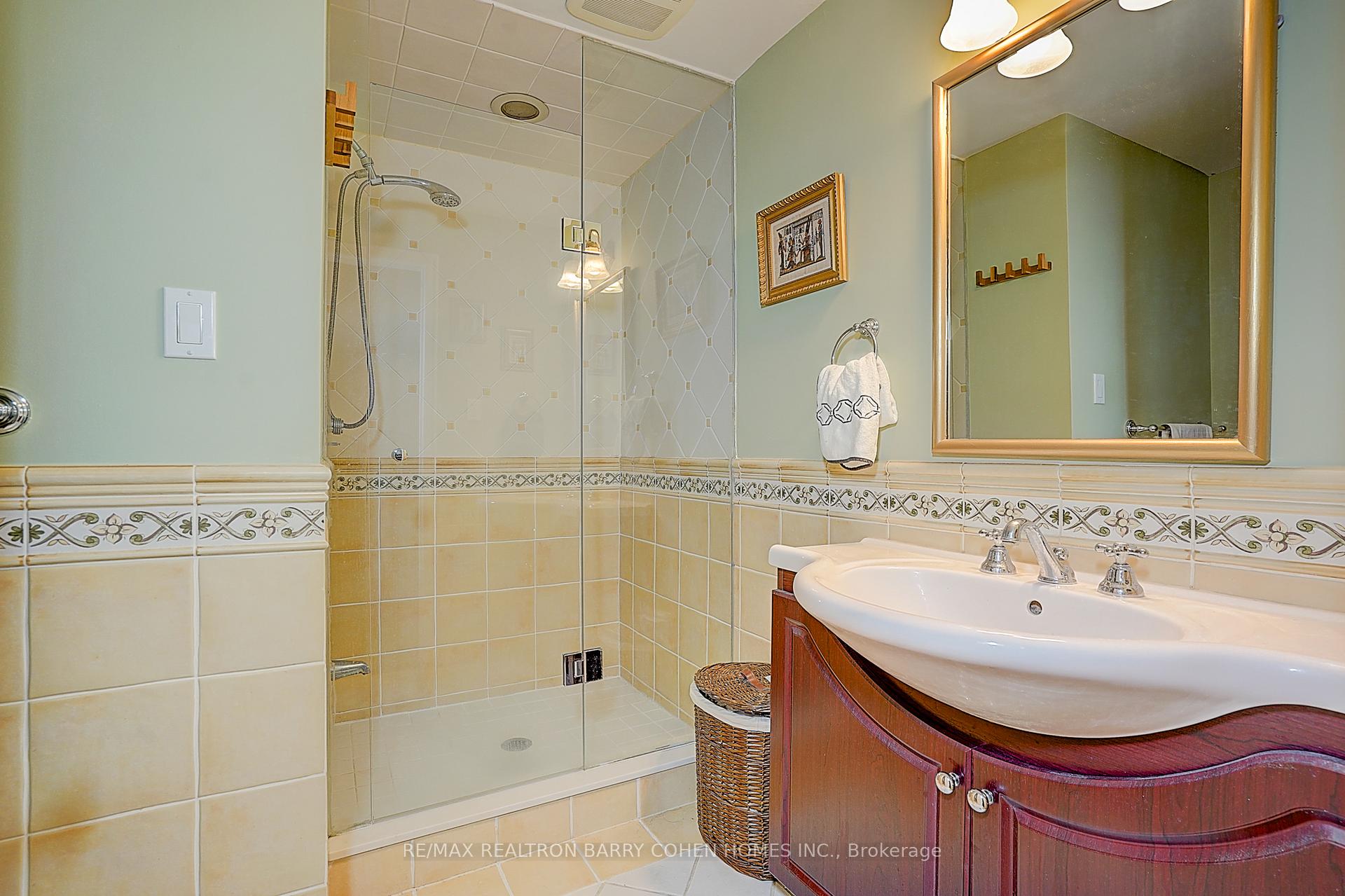 Photo 24 of 321 Lawrence Avenue E, North York, Bridle Path-Sunnybrook-York Mills — HOMEH