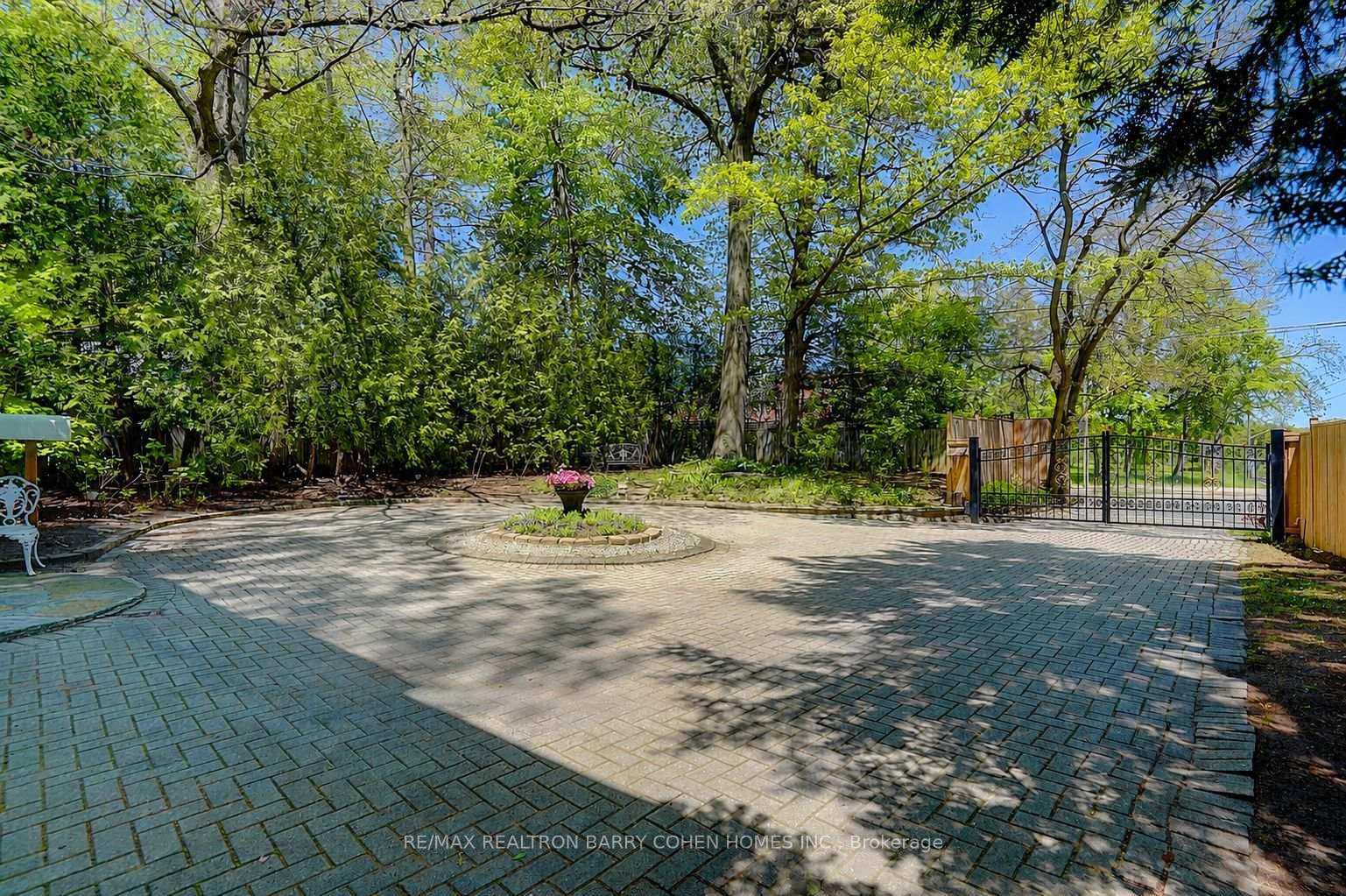 Photo 44 of 321 Lawrence Avenue E, North York, Bridle Path-Sunnybrook-York Mills — HOMEH