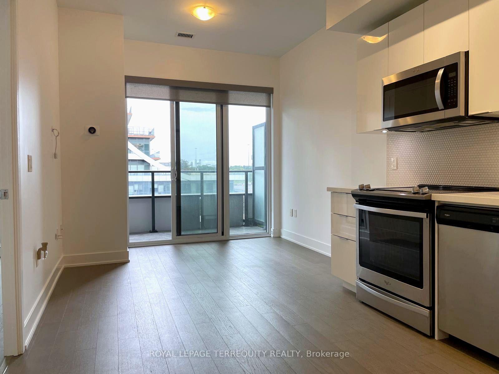 Photo 3 of Unit 503, 20 Shore Breeze Drive, Etobicoke, Mimico — HOMEH