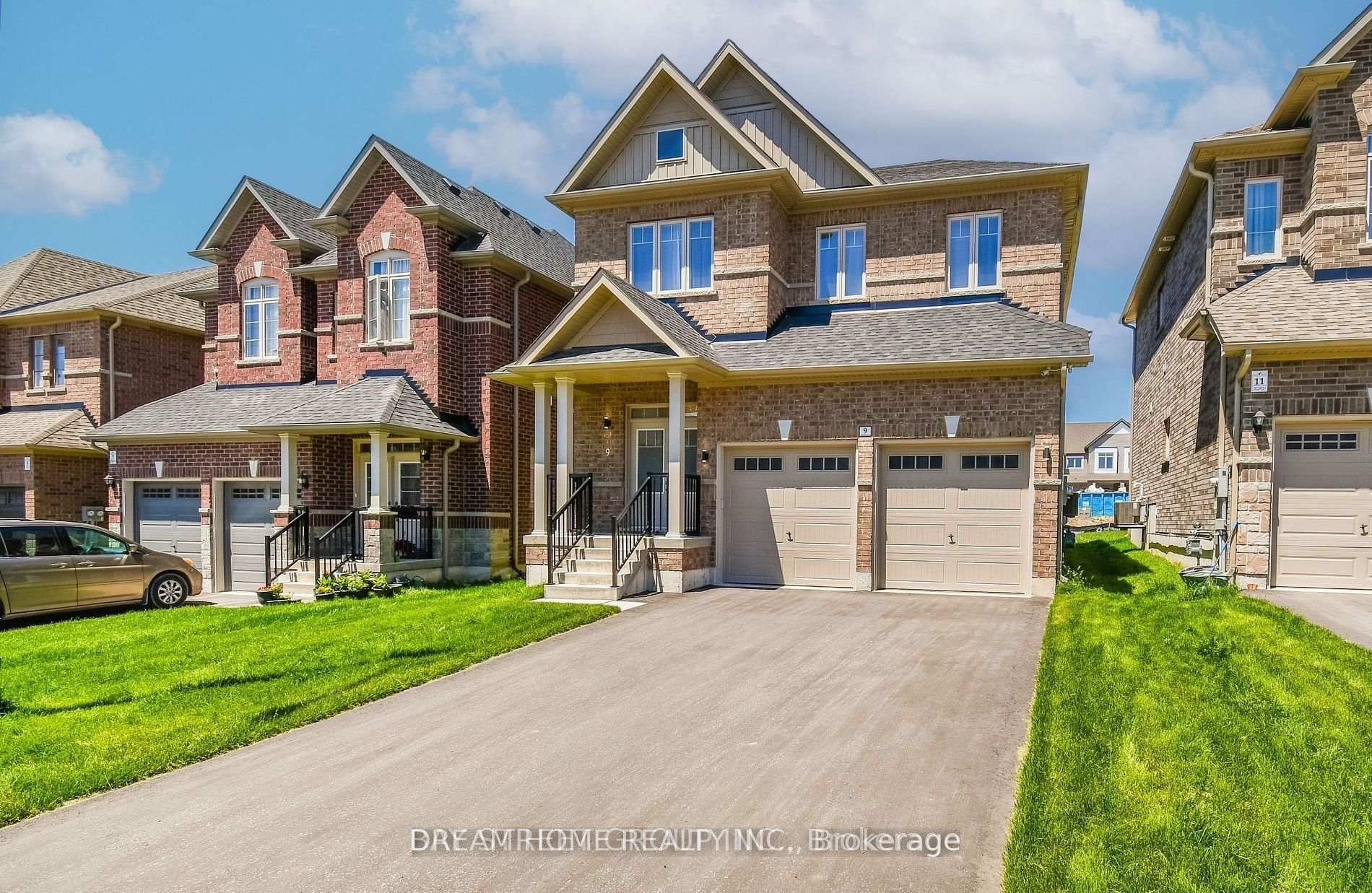 Photo 1 of 9 Copperhill Heights, Barrie, Rural Barrie Southeast — HOMEH