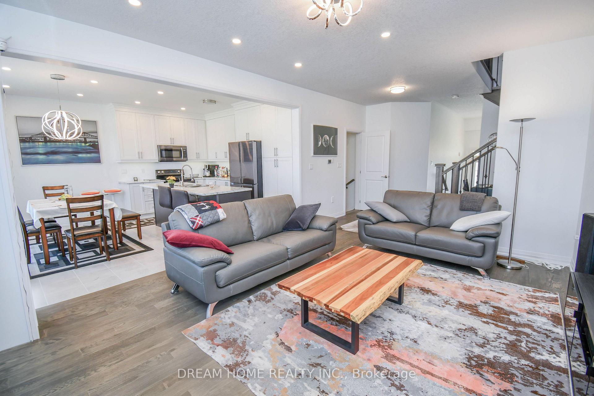 Photo 14 of 9 Copperhill Heights, Barrie, Rural Barrie Southeast — HOMEH