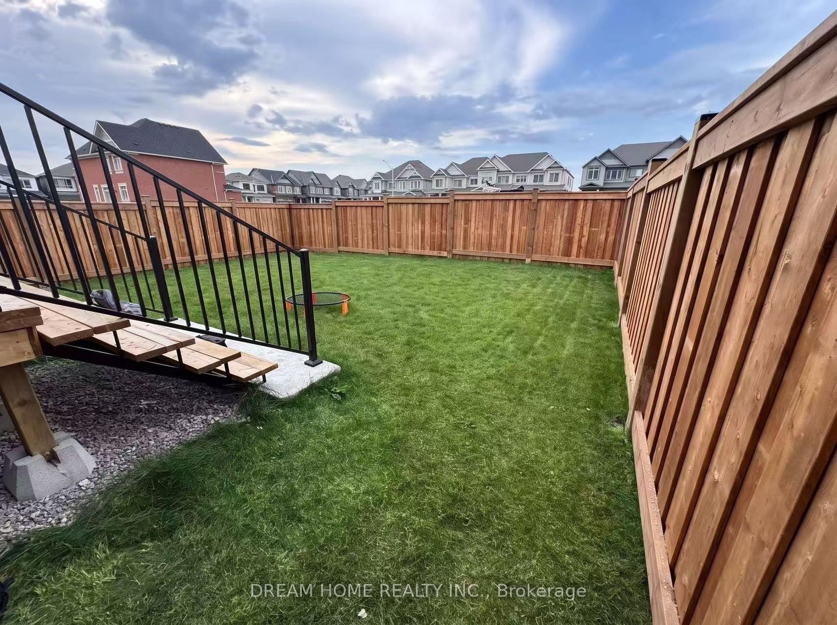 Photo 3 of 9 Copperhill Heights, Barrie, Rural Barrie Southeast — HOMEH
