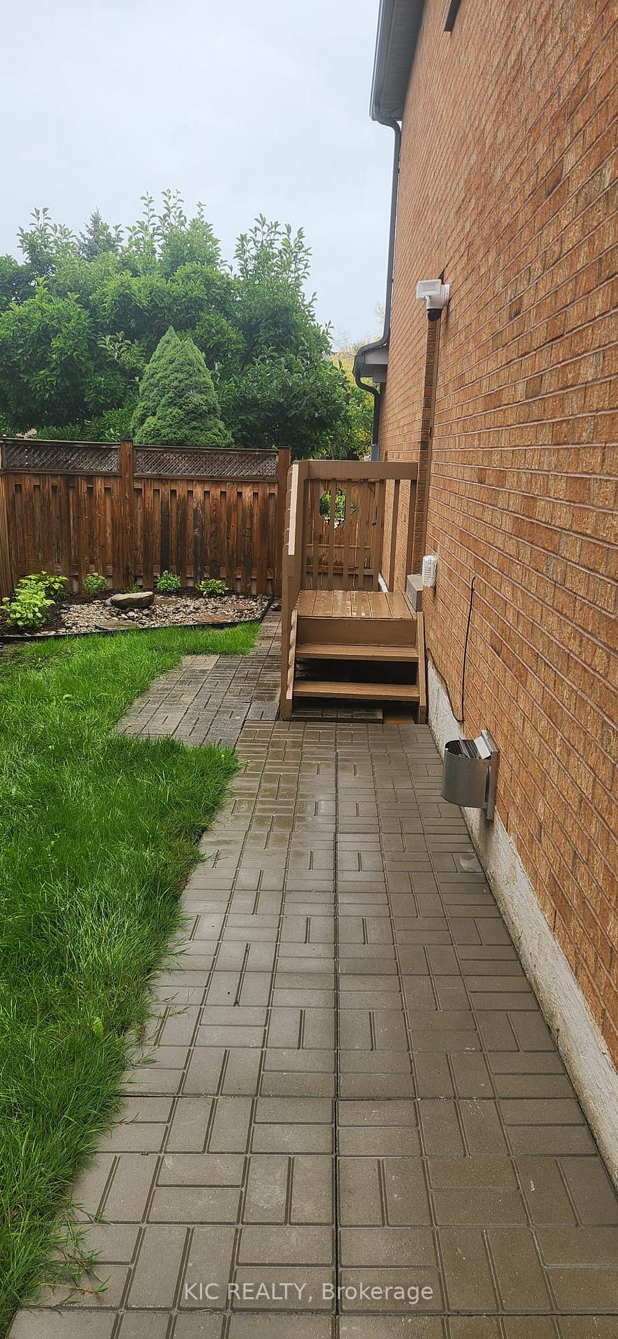 Photo 2 of 618 Ponting Place, Newmarket, Armitage — HOMEH