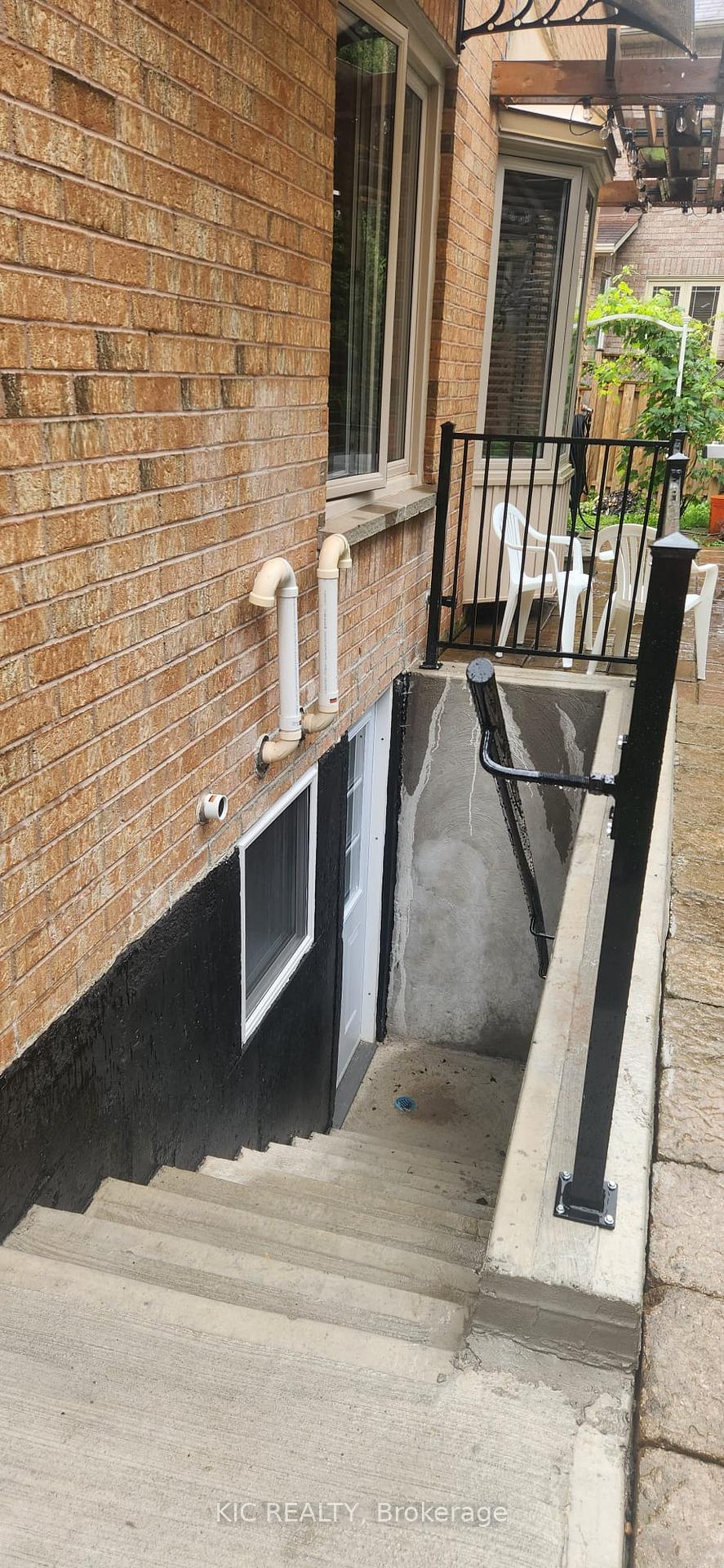 Photo 3 of 618 Ponting Place, Newmarket, Armitage — HOMEH