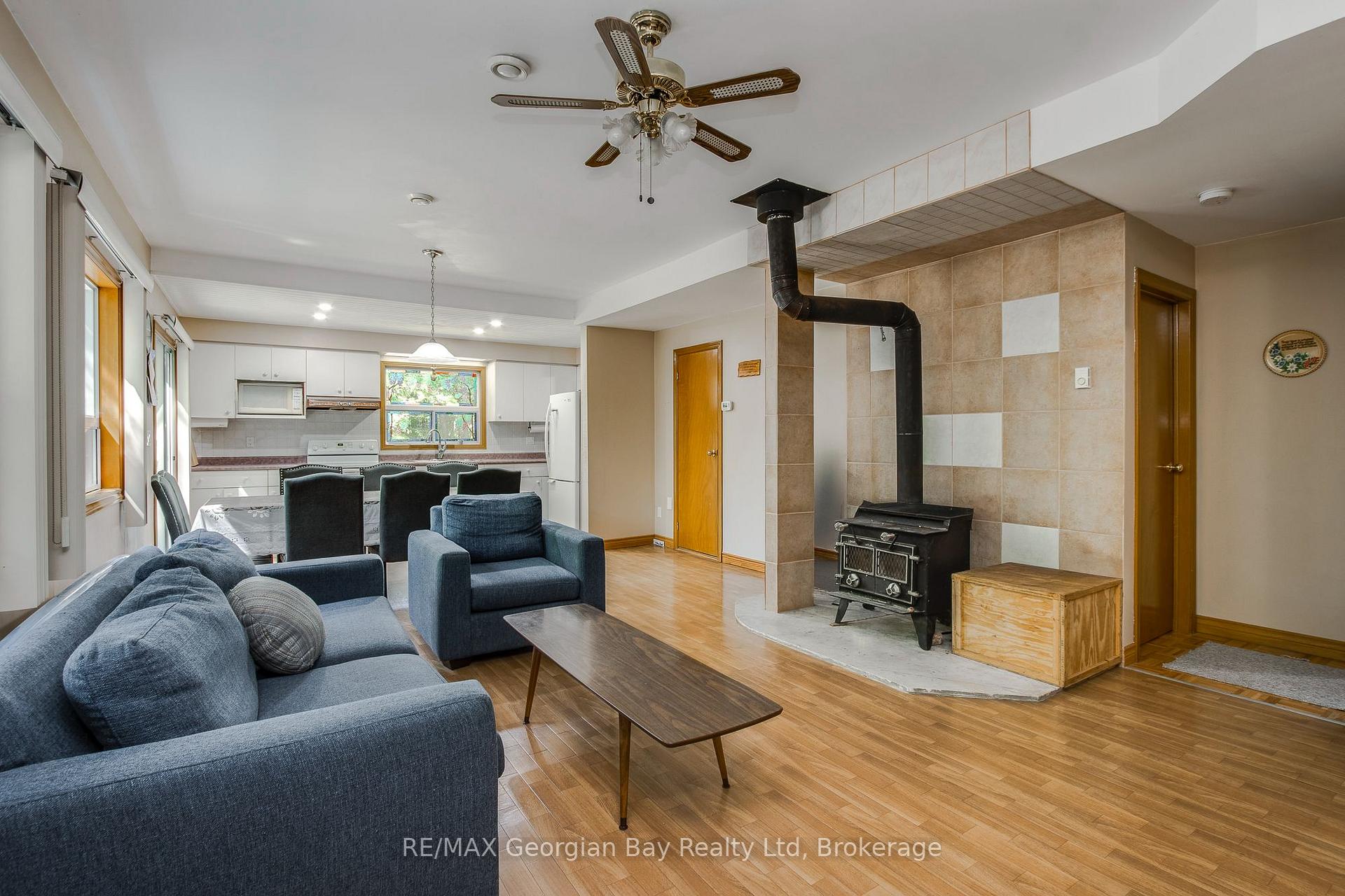 Photo 8 of 754 Lafontaine Road W, Tiny, Rural Tiny — HOMEH