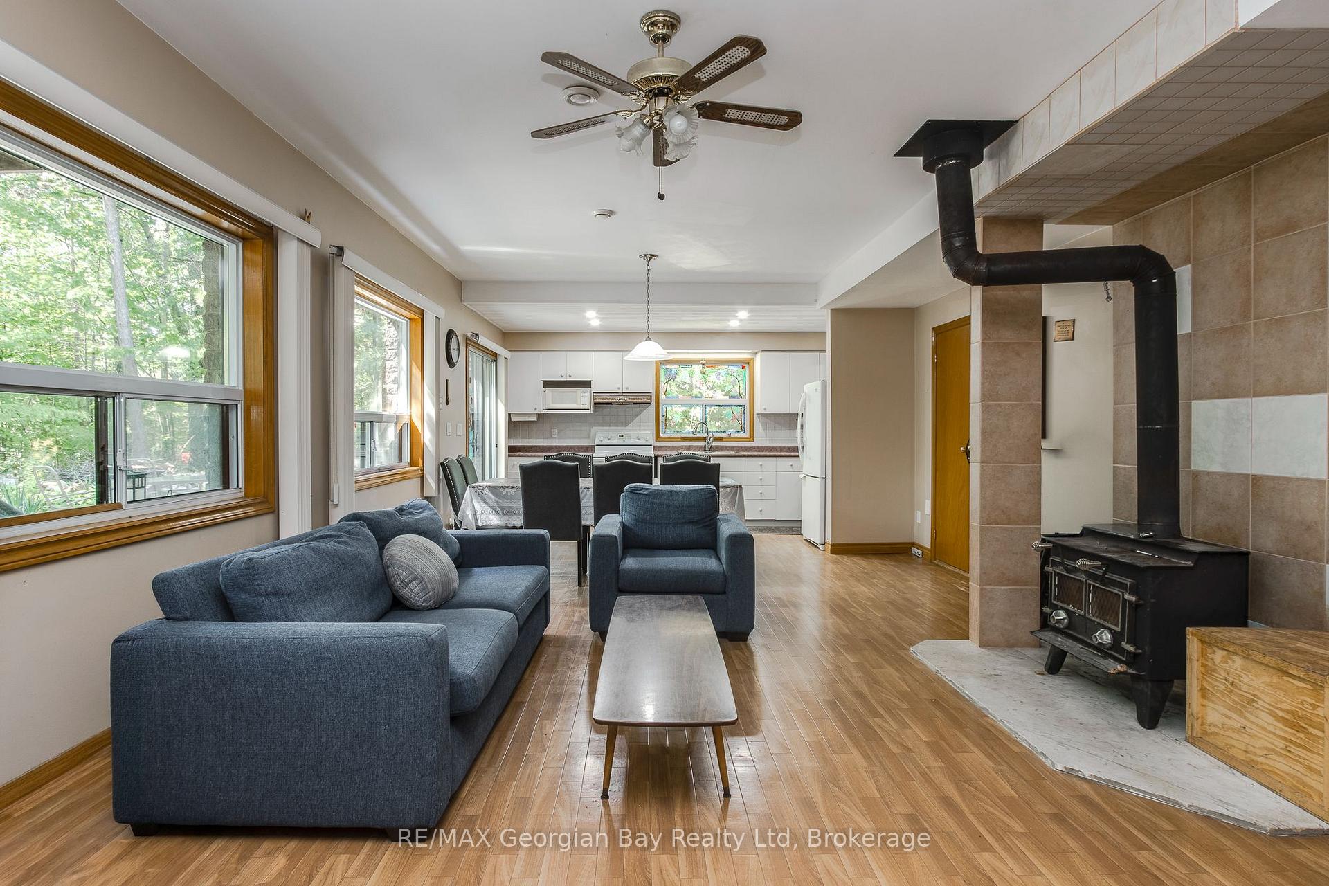 Photo 10 of 754 Lafontaine Road W, Tiny, Rural Tiny — HOMEH
