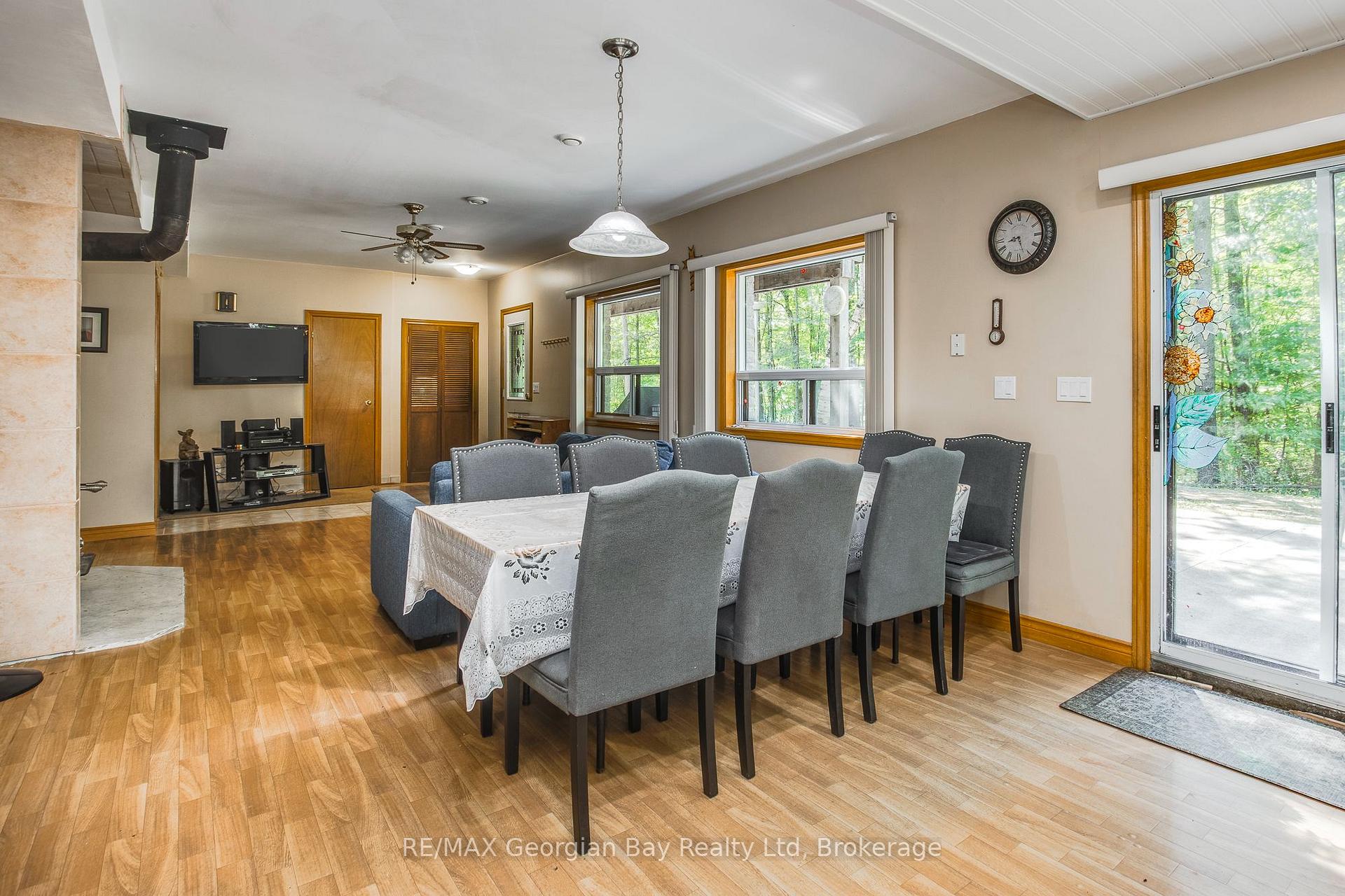 Photo 14 of 754 Lafontaine Road W, Tiny, Rural Tiny — HOMEH