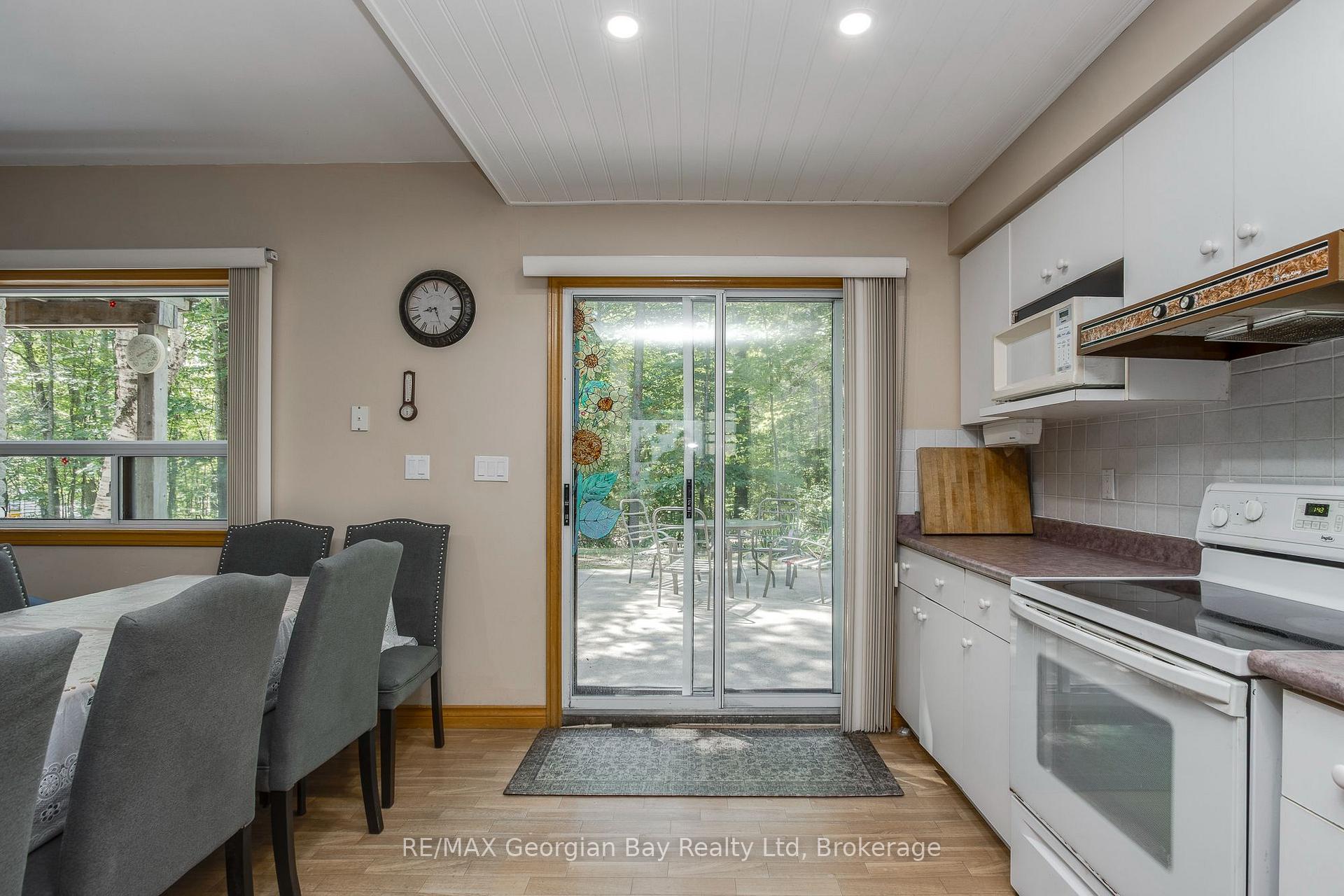 Photo 18 of 754 Lafontaine Road W, Tiny, Rural Tiny — HOMEH