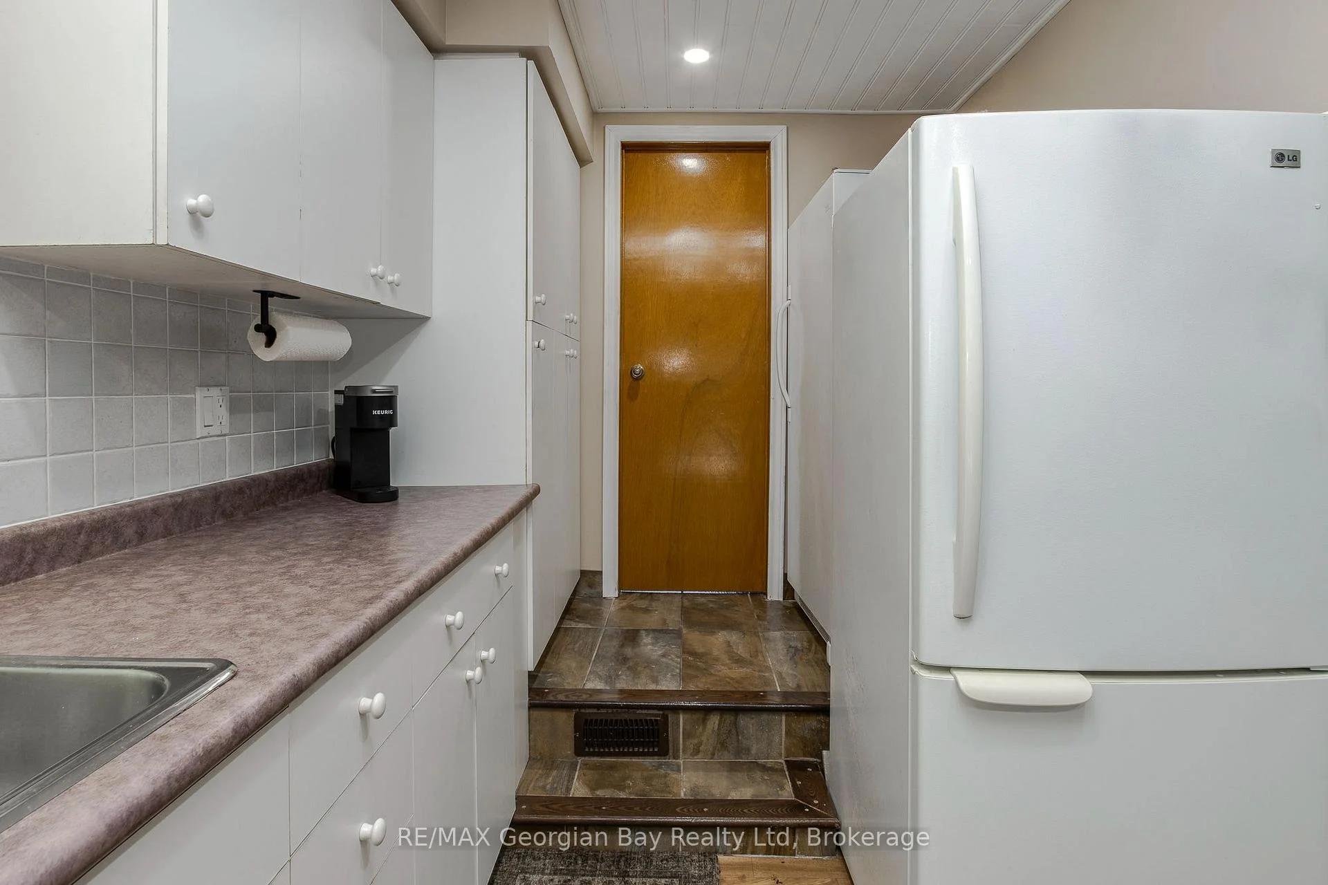Photo 16 of 754 Lafontaine Road W, Tiny, Rural Tiny — HOMEH