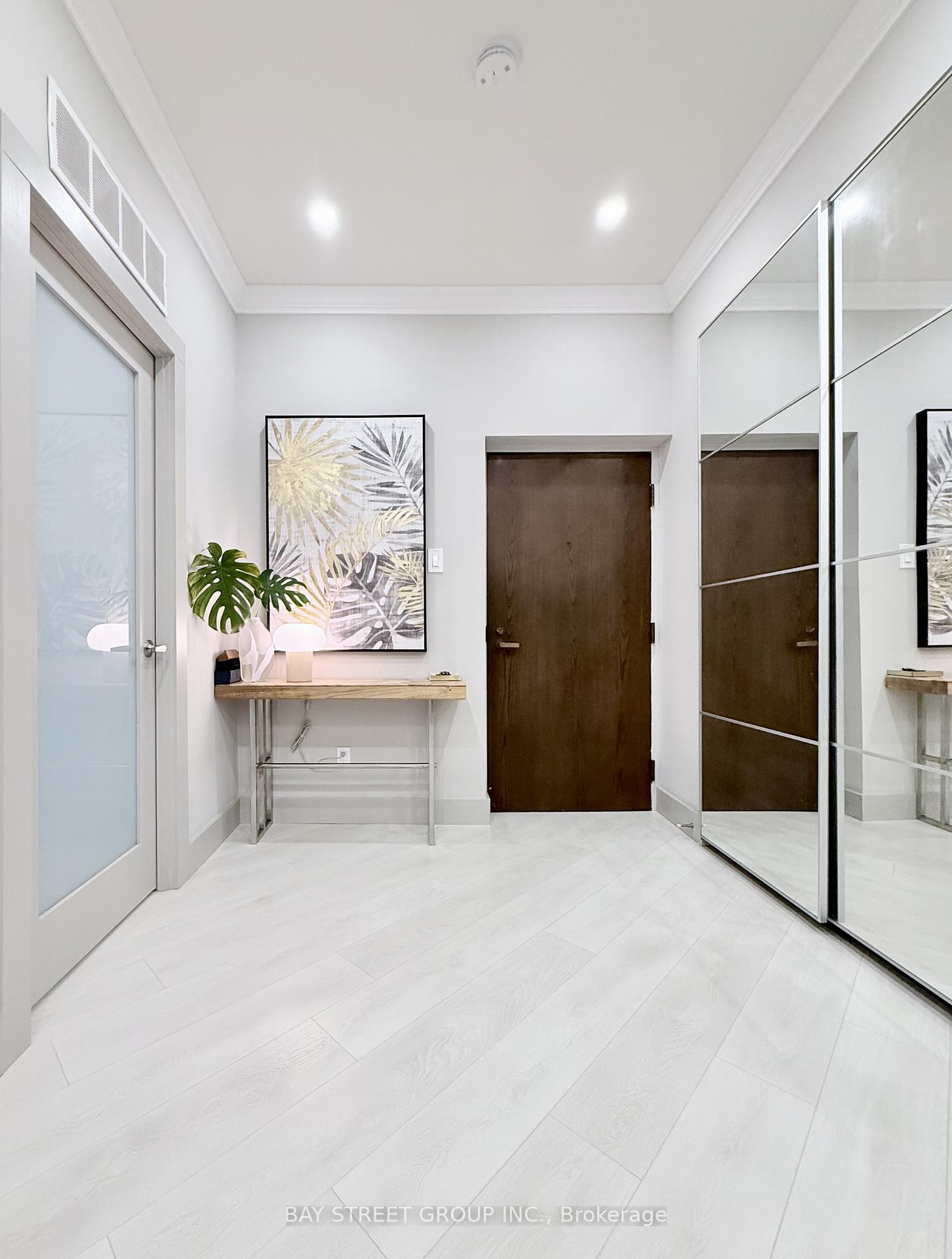Photo 3 of Unit 606, 55 Harbour Square, Toronto, Waterfront Communities — HOMEH