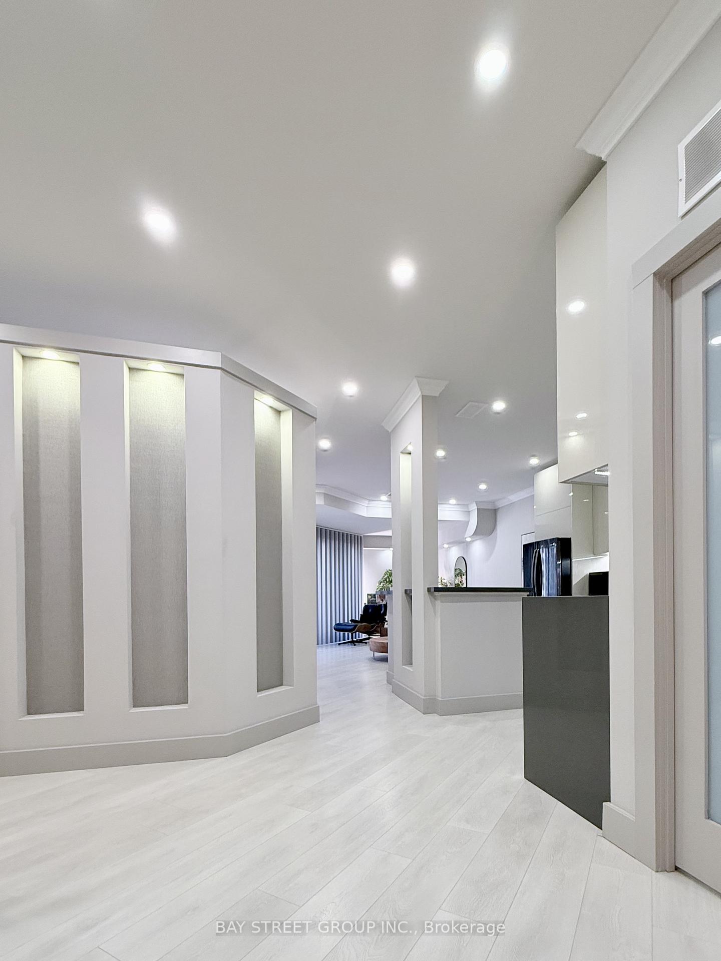 Photo 4 of Unit 606, 55 Harbour Square, Toronto, Waterfront Communities — HOMEH