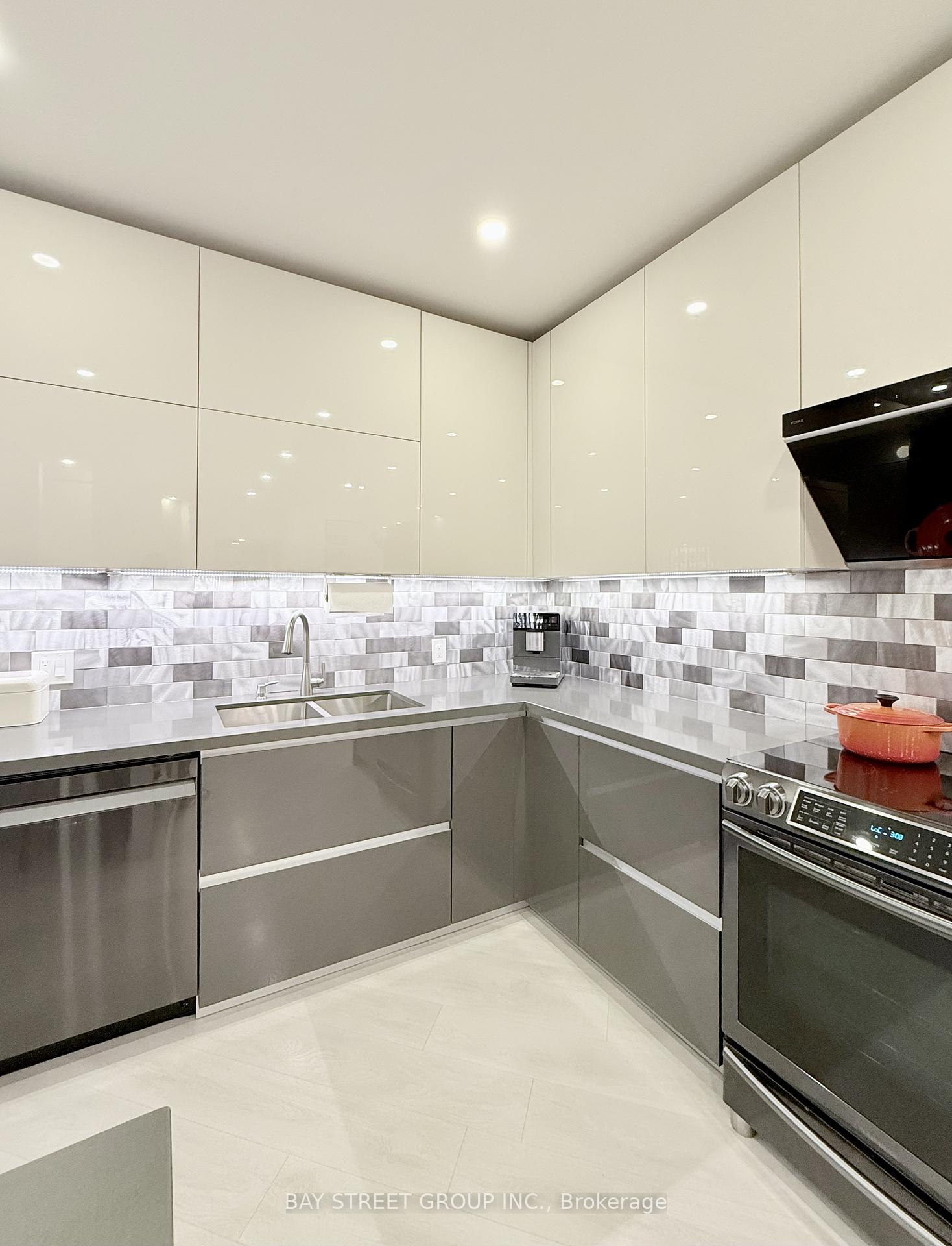 Photo 8 of Unit 606, 55 Harbour Square, Toronto, Waterfront Communities — HOMEH