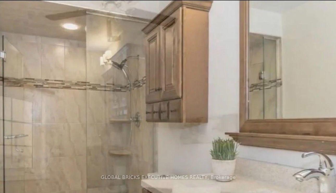 Photo 11 of 5847 Summerside Drive, Mississauga, Churchill Meadows — HOMEH