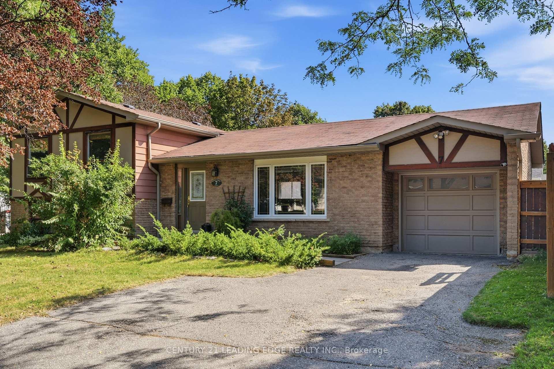 Photo 2 of 7 Dawson Street, Whitby, Lynde Creek — HOMEH