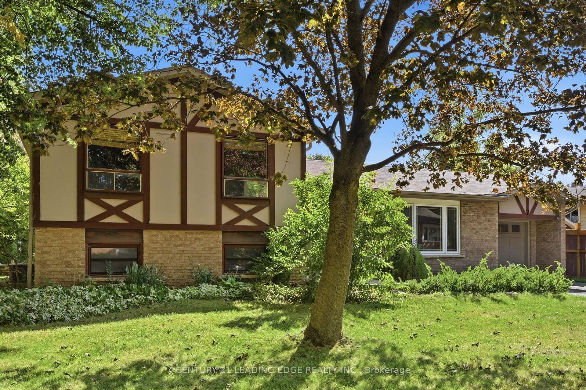 Photo 3 of 7 Dawson Street, Whitby, Lynde Creek — HOMEH