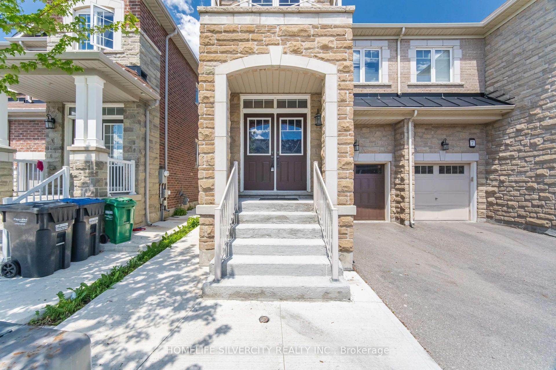 Photo 4 of 5 Baffin Crescent, Brampton, Northwest Brampton — HOMEH