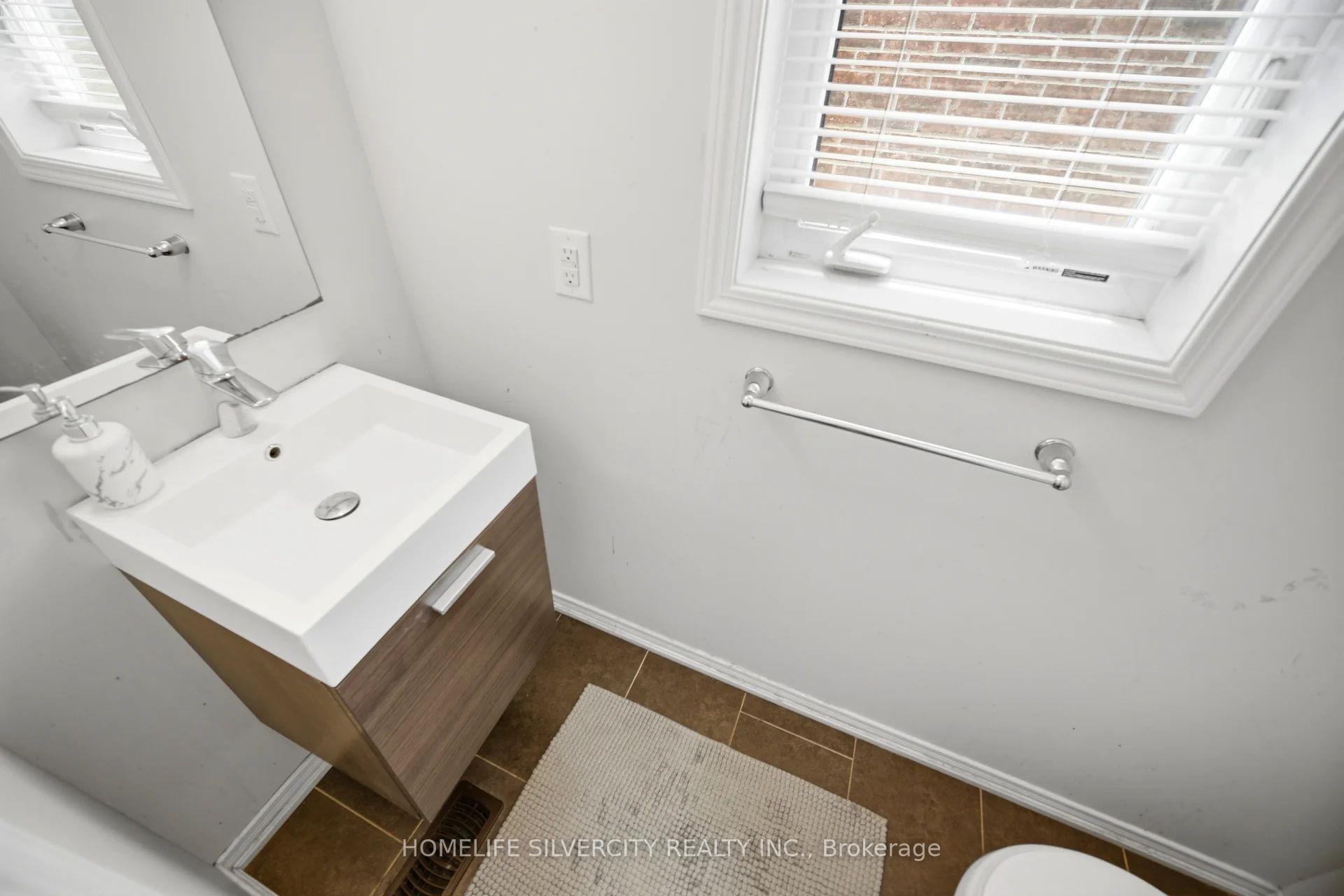 Photo 16 of 5 Baffin Crescent, Brampton, Northwest Brampton — HOMEH