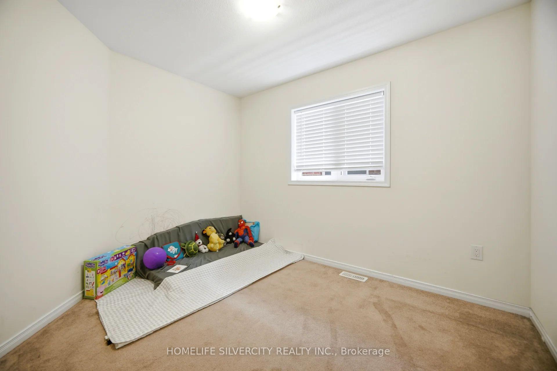 Photo 32 of 5 Baffin Crescent, Brampton, Northwest Brampton — HOMEH
