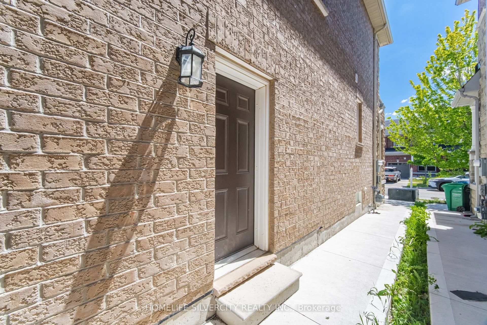 Photo 37 of 5 Baffin Crescent, Brampton, Northwest Brampton — HOMEH