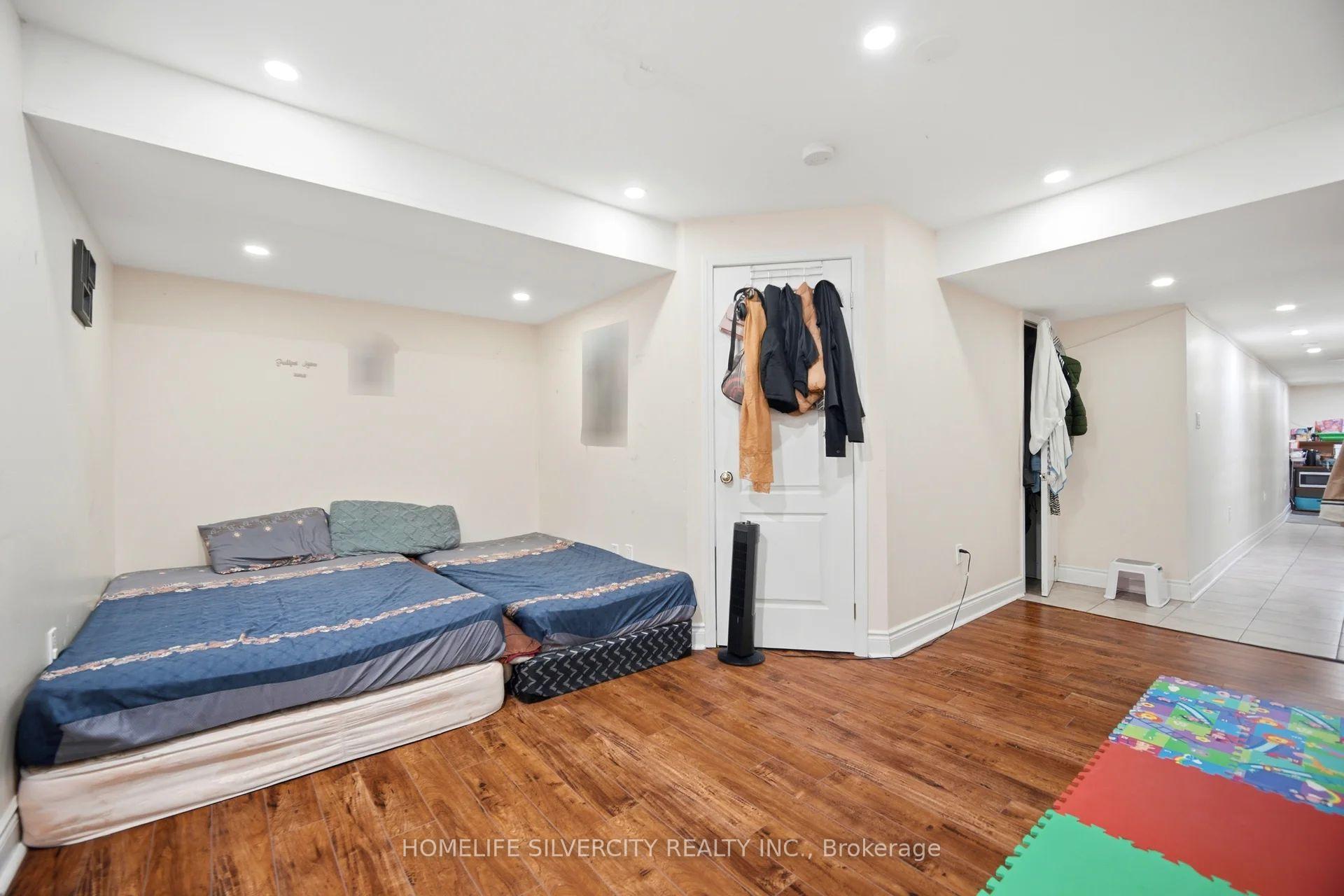 Photo 43 of 5 Baffin Crescent, Brampton, Northwest Brampton — HOMEH